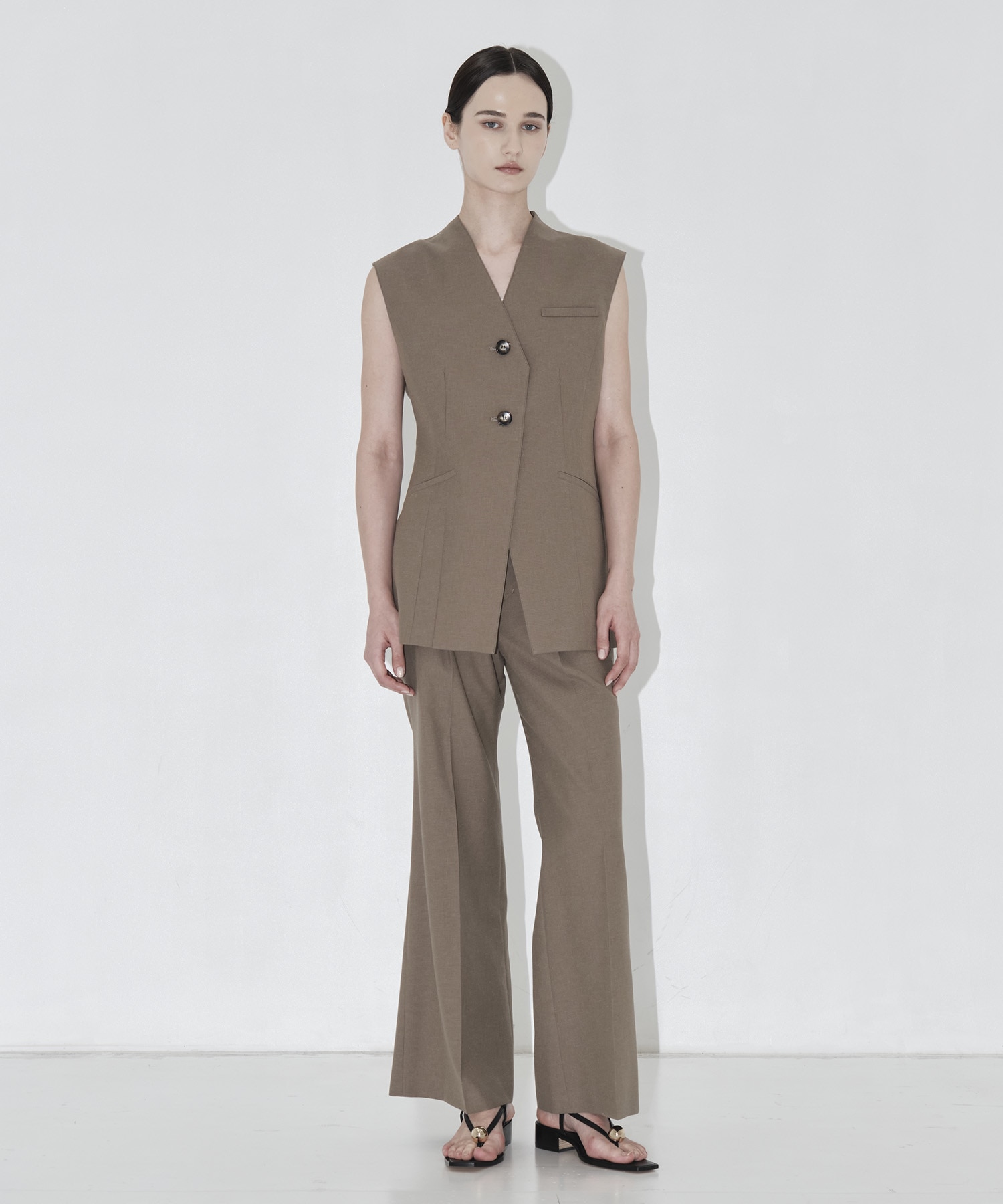 EX.V Neck Gilet AKIRANAKA