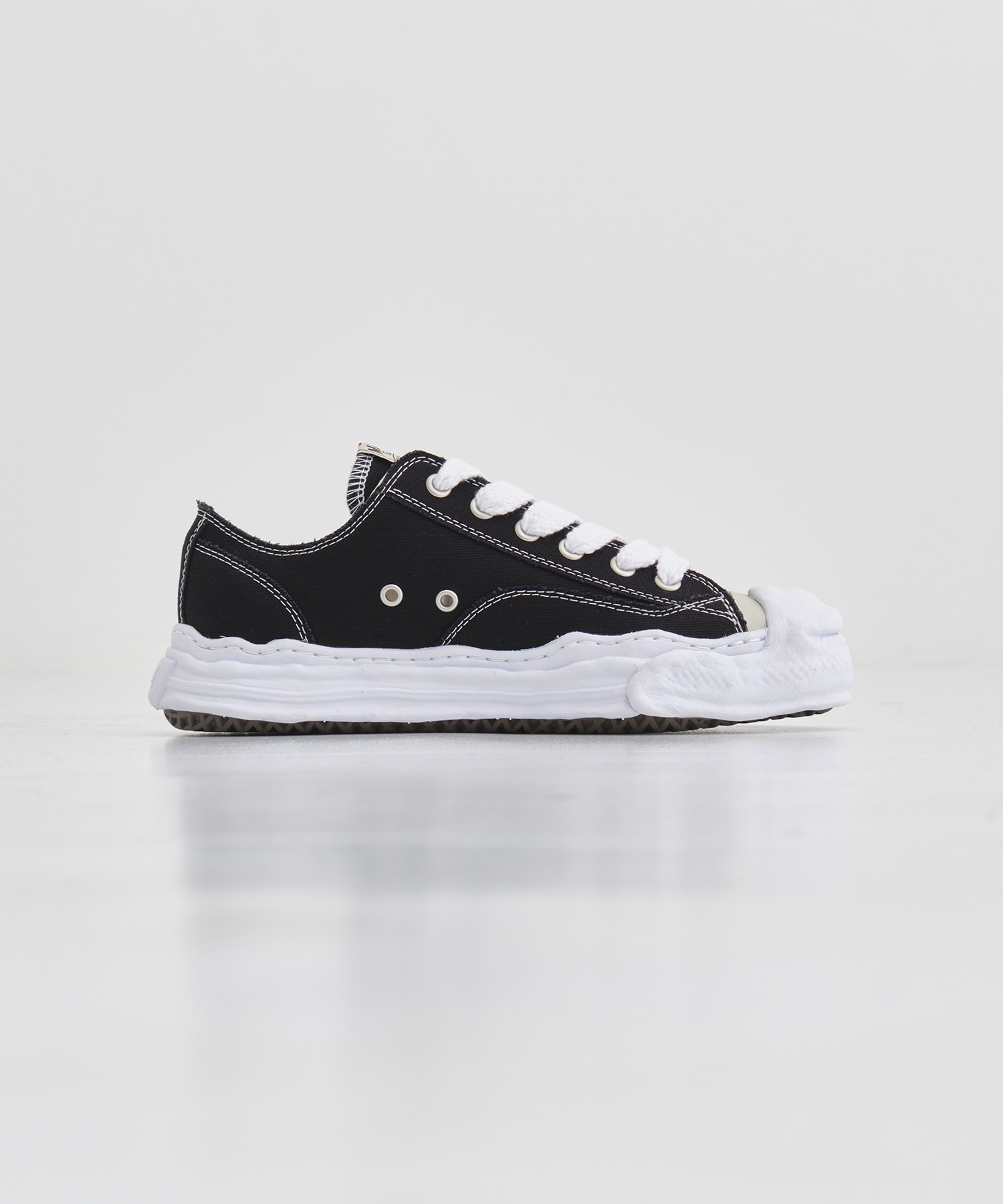 HANK Low Original Sole Canvas Low-Top Sneakers Maison MIHARA YASUHIRO