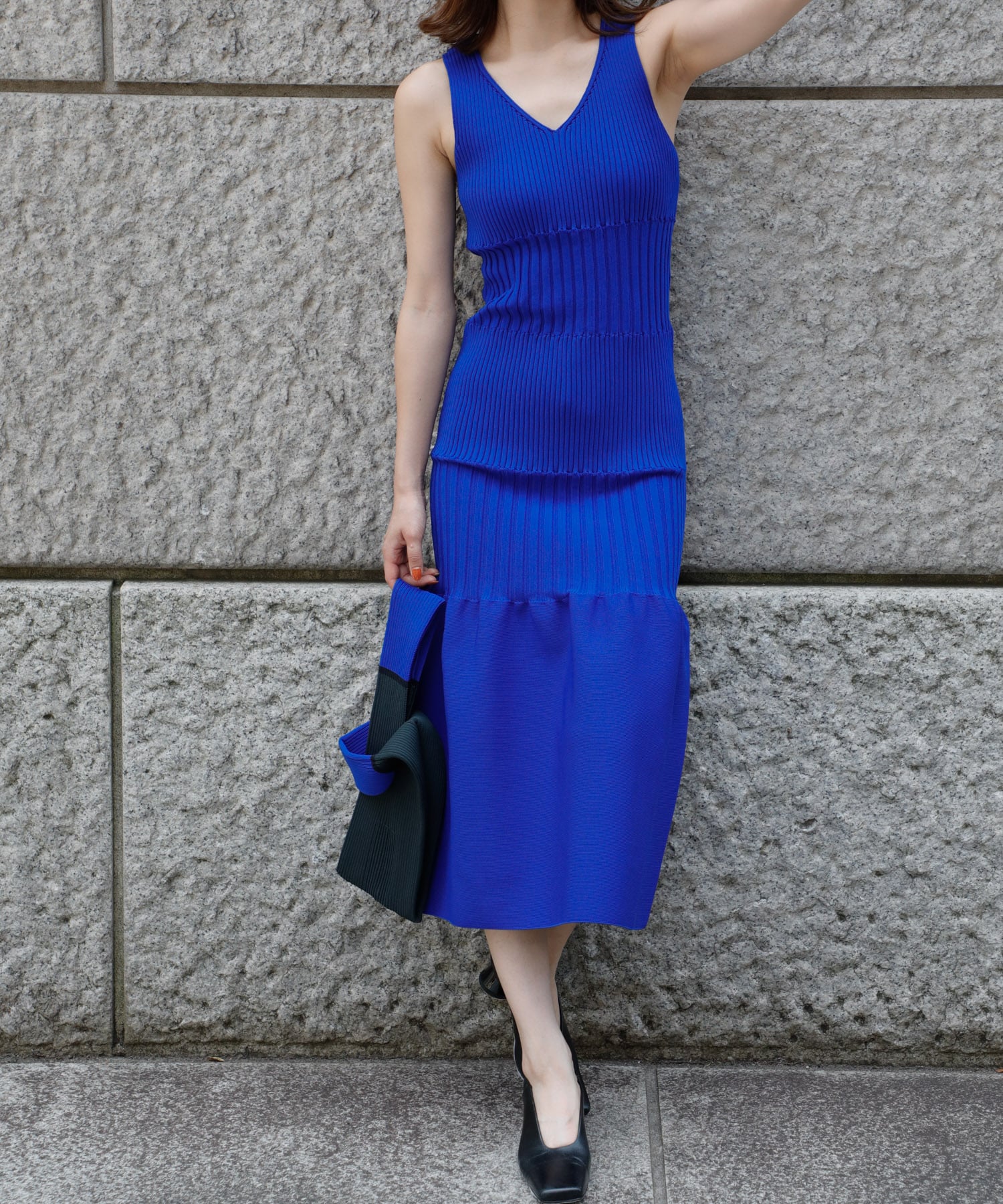 FLUTED V-NECK SLEEVELESS MERMAID DRESS CFCL