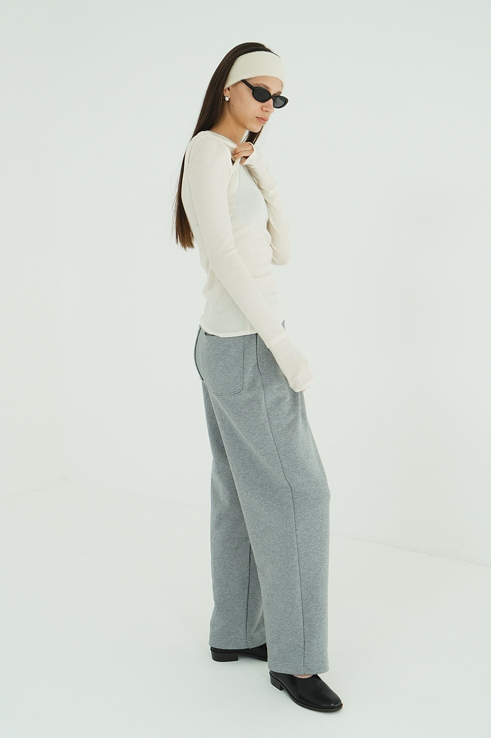 LAYERED SHOULDER CUT TOPS CLANE