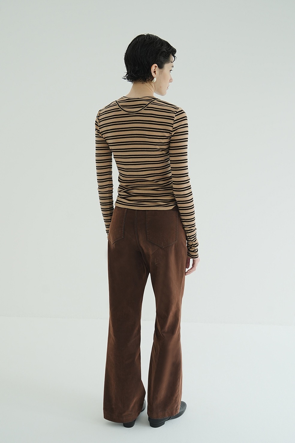 LAYERED SHOULDER CUT TOPS CLANE