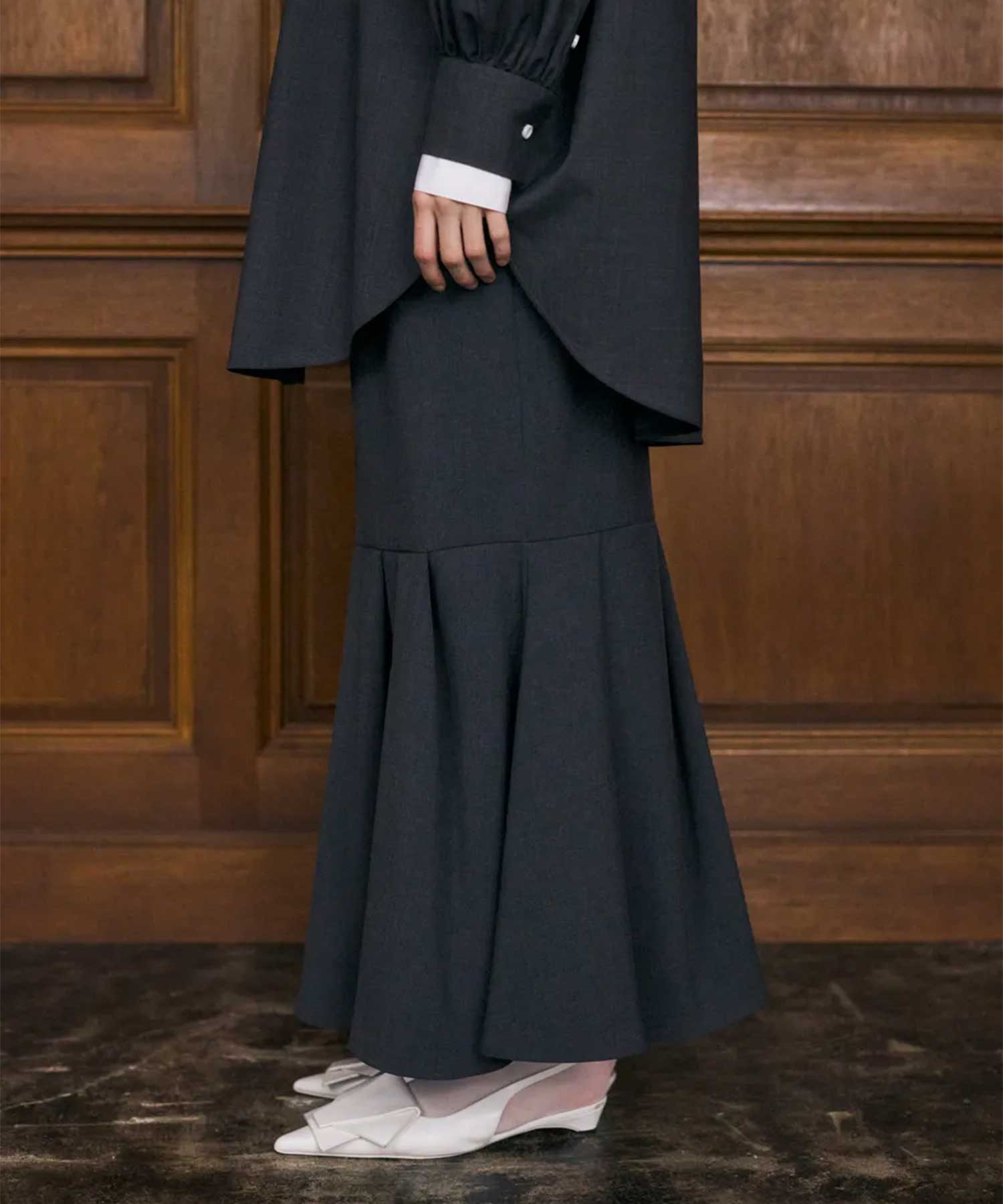 KEY-HOLE SKIRT ENFOLD