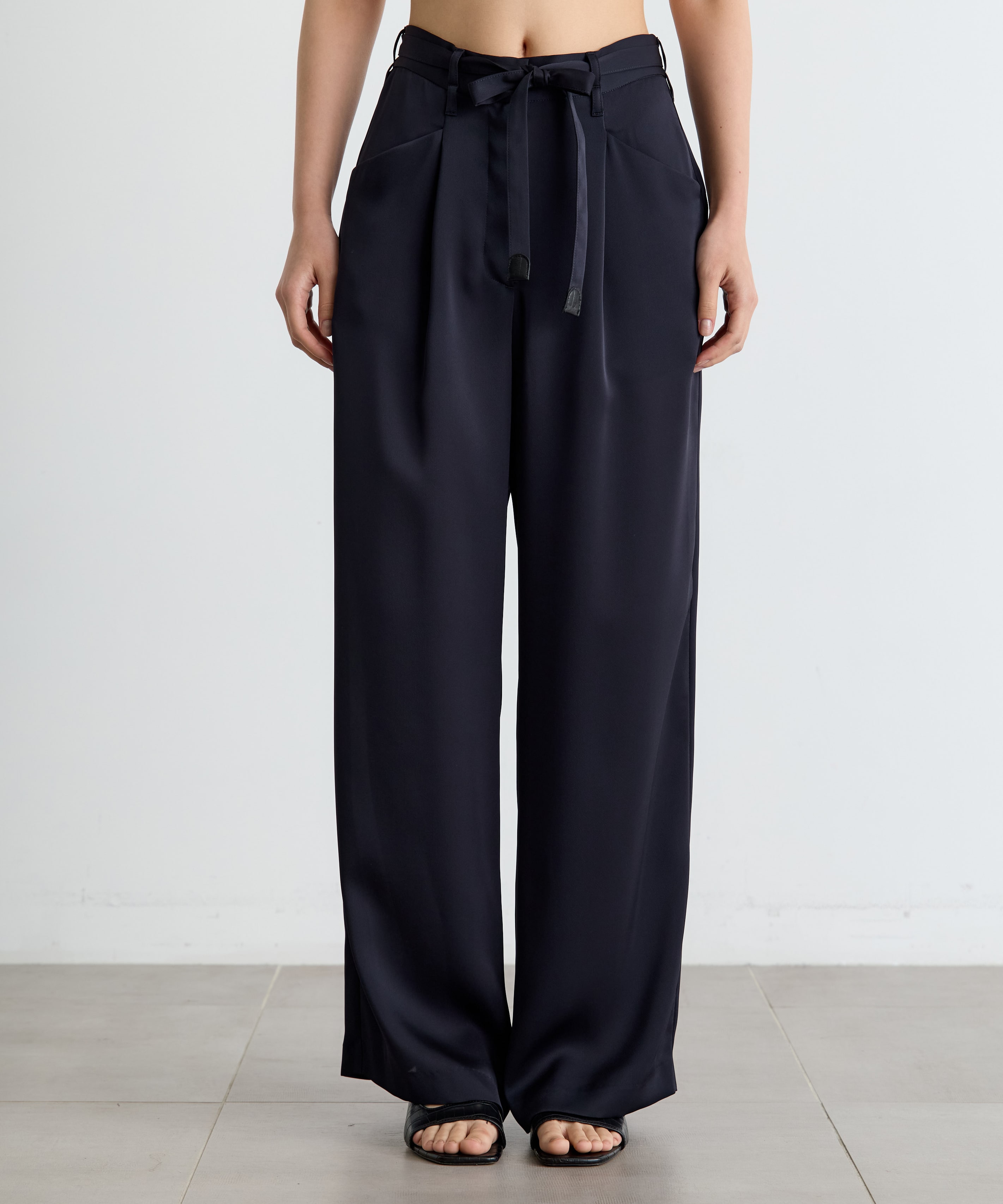 Satin Straight Pants THE TOKYO