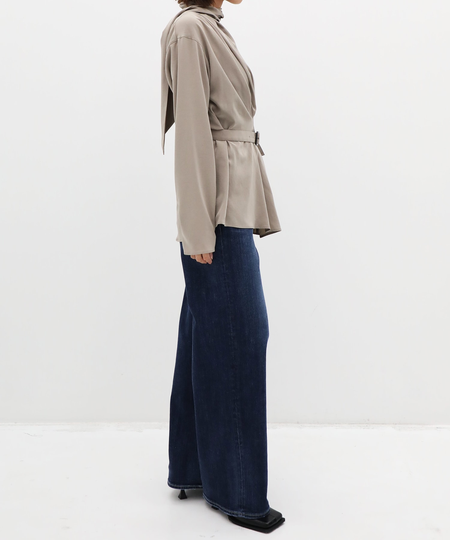 Izabela drape collar pullover BE AKIRANAKA