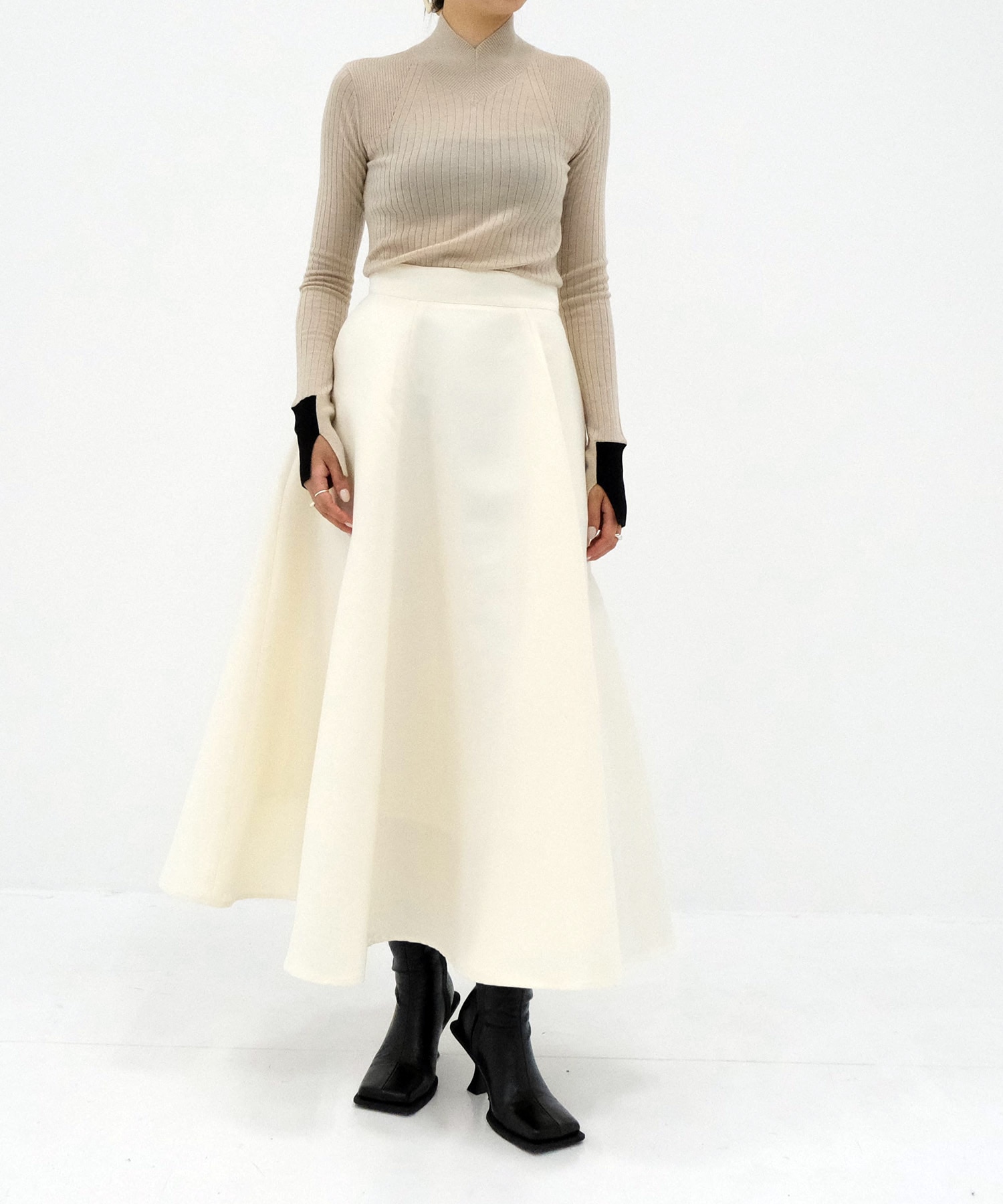 15.5 MICRON WOOL SOFT V-NECK KNIT CINOH