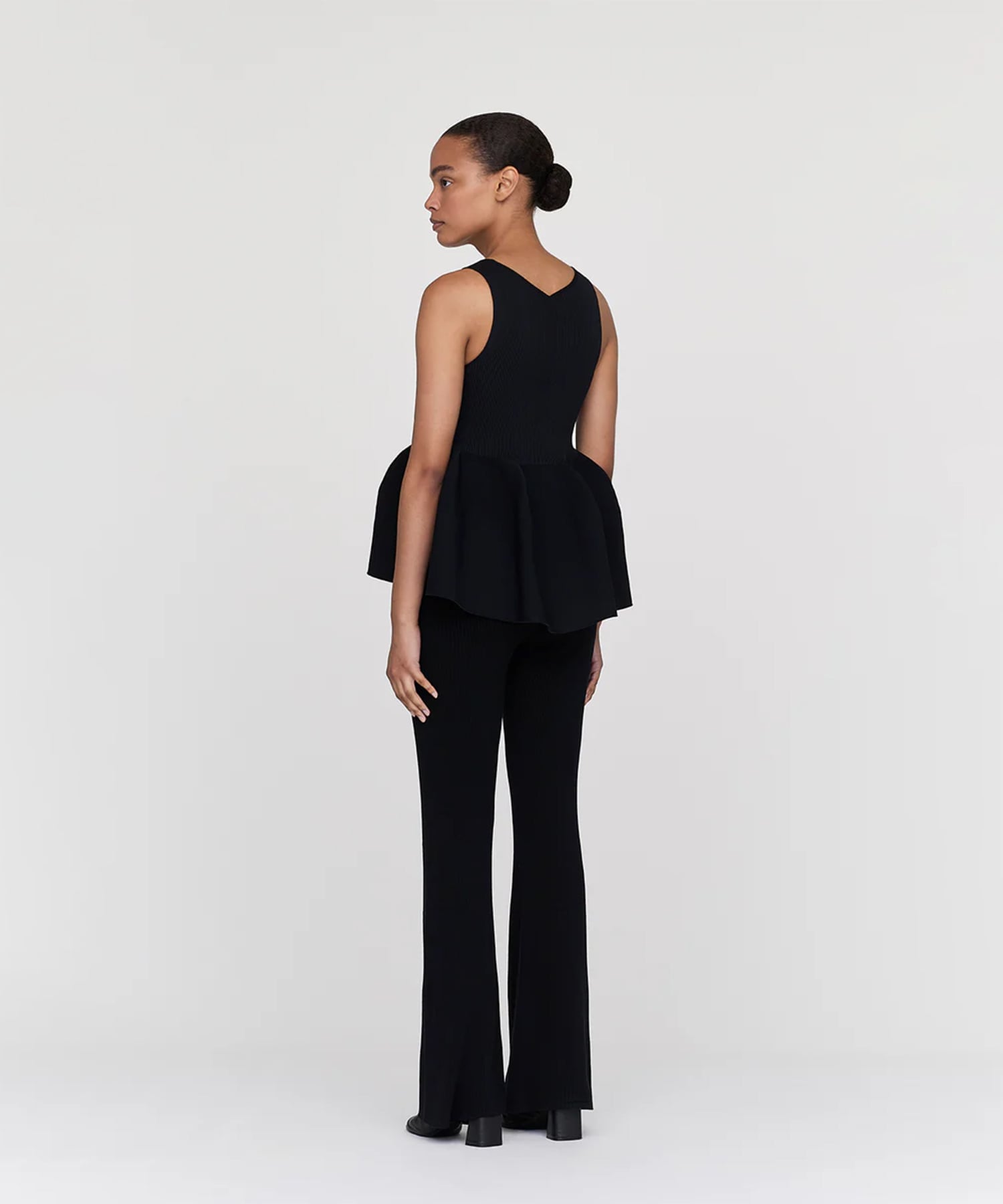 SOFT PORTRAIT TIGHT FLARE PANTS CFCL