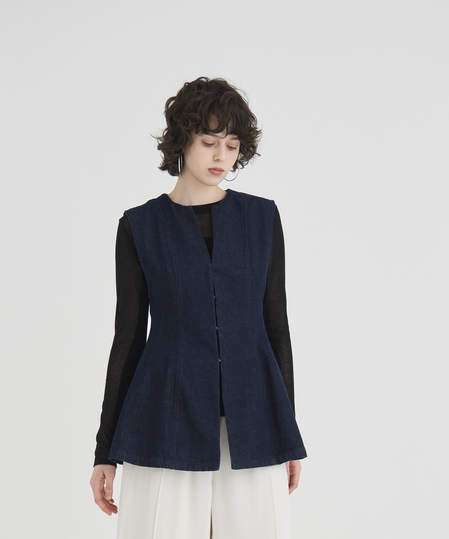 Arch Pattern Cut Vest RITAN