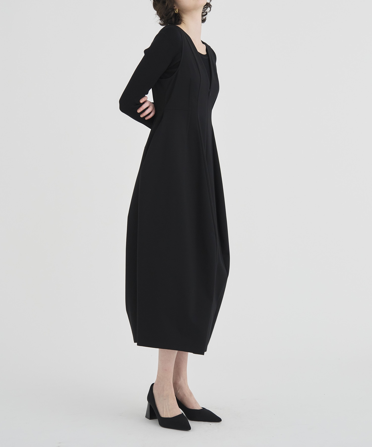 Arch Pattern Cut One-Piece RITAN