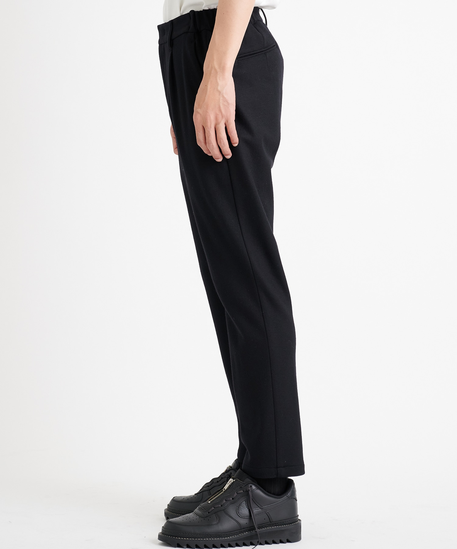 Flanne Lana Cashmere Touch Tapered Pants | THE TOKYO