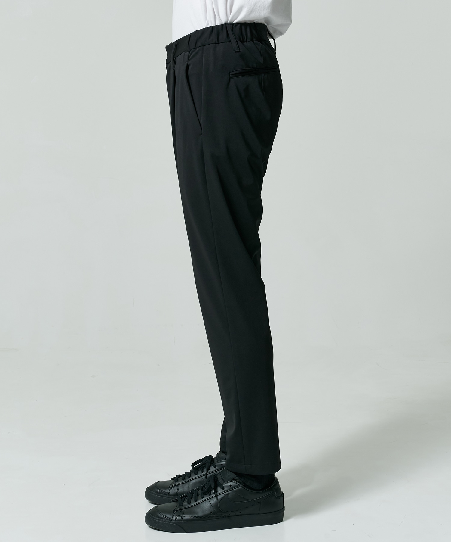 Light Matte Stretch Jersey Tapered Pants THE TOKYO