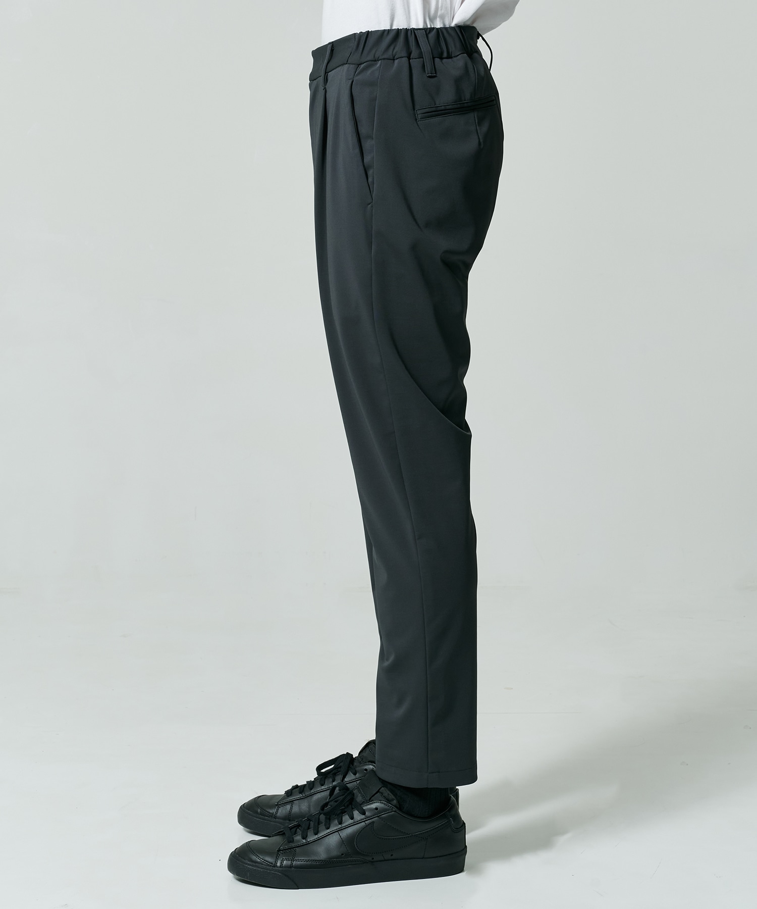 Light Matte Stretch Jersey Tapered Pants THE TOKYO