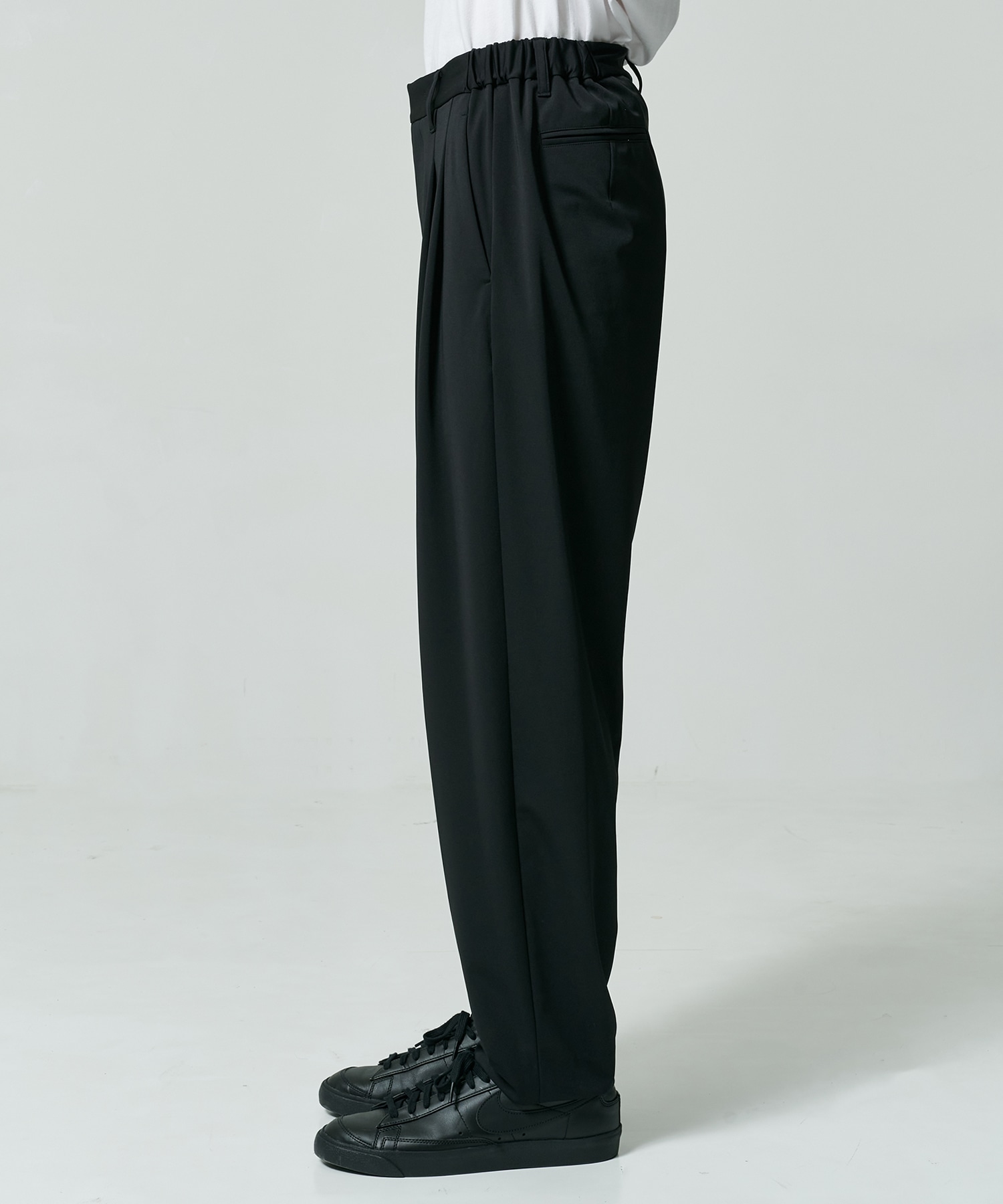 Light Matte Stretch Jersey Wide Tapered Pants THE TOKYO