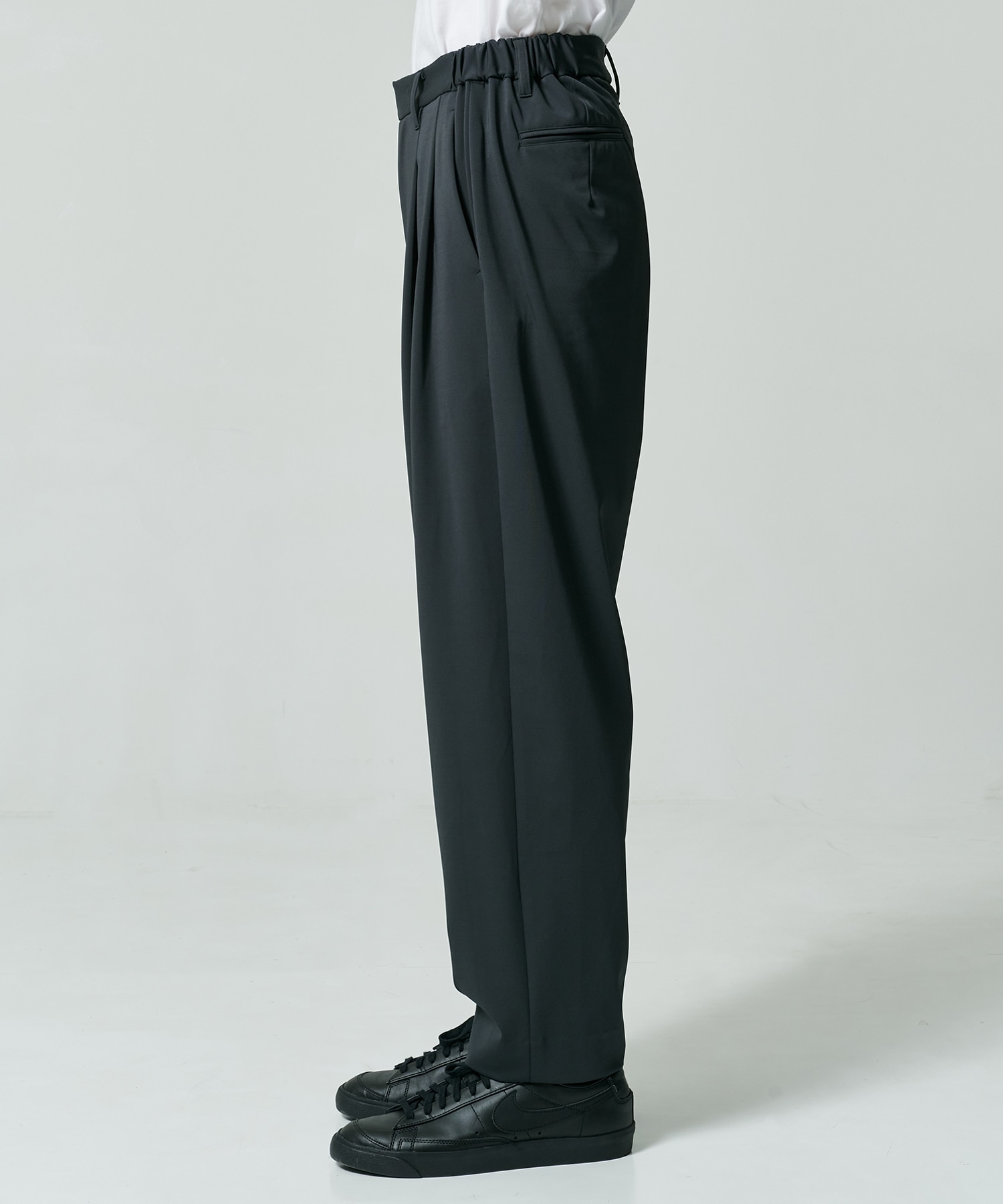 Light Matte Stretch Jersey Wide Tapered Pants THE TOKYO