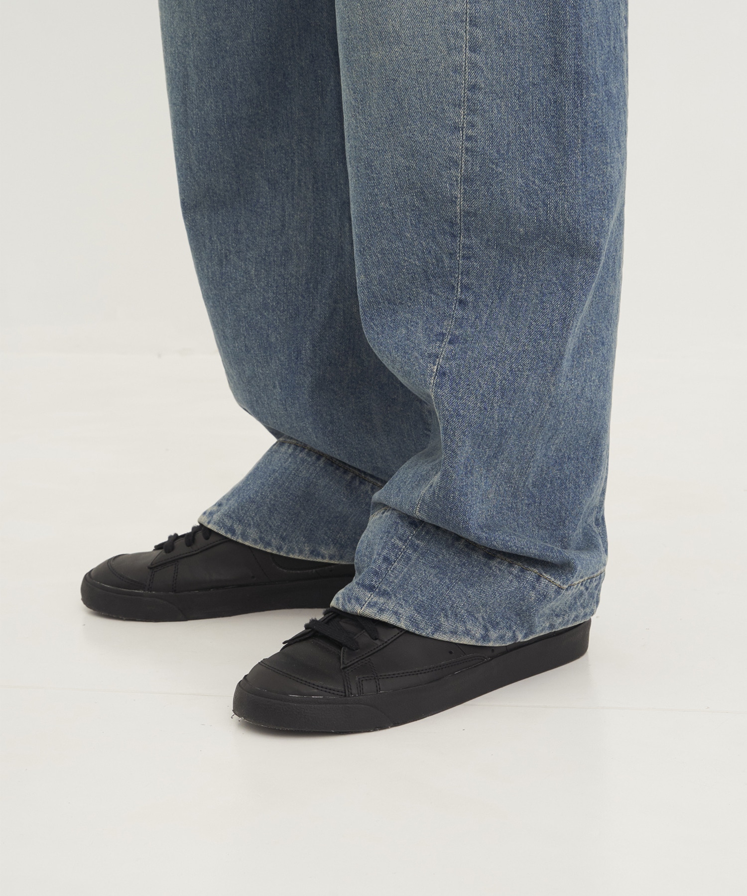 TWIST CUT DENIM JEANS ssstein