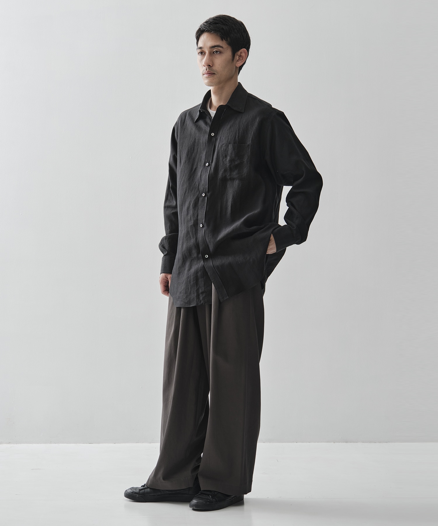 TRIPLE PLEATED EASY TROUSERS MARKAWARE