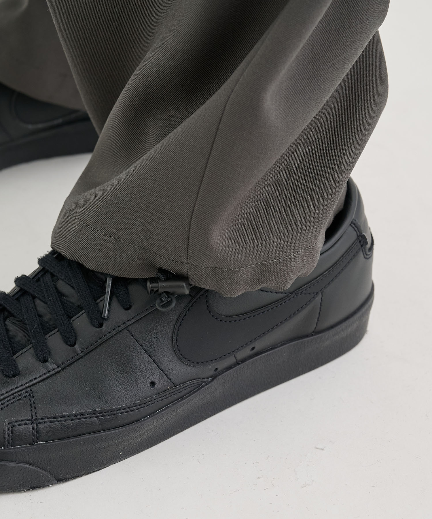 BACK SATIN UTILITY PANTS ATON