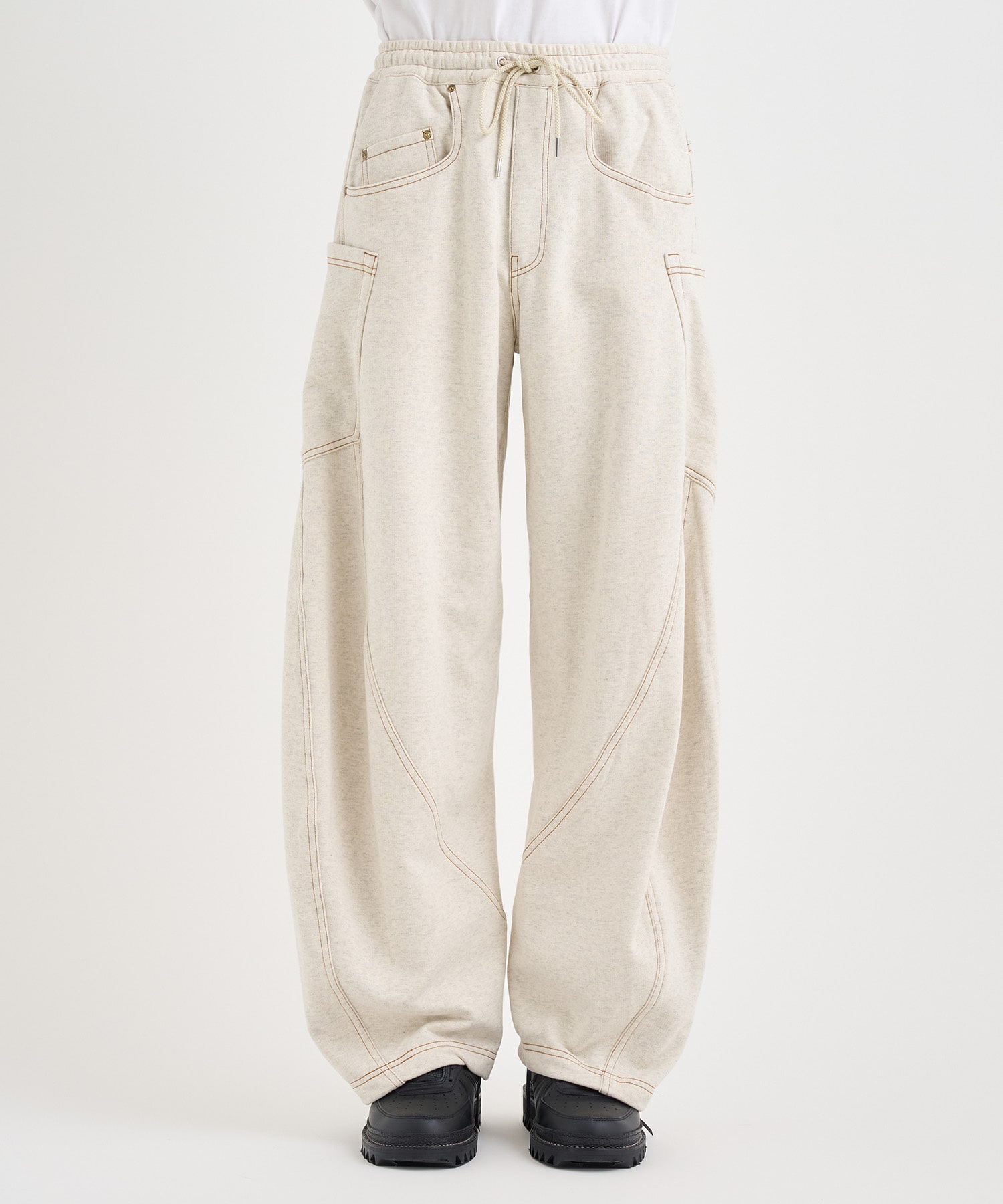3D cutting sweat pants KHOKI