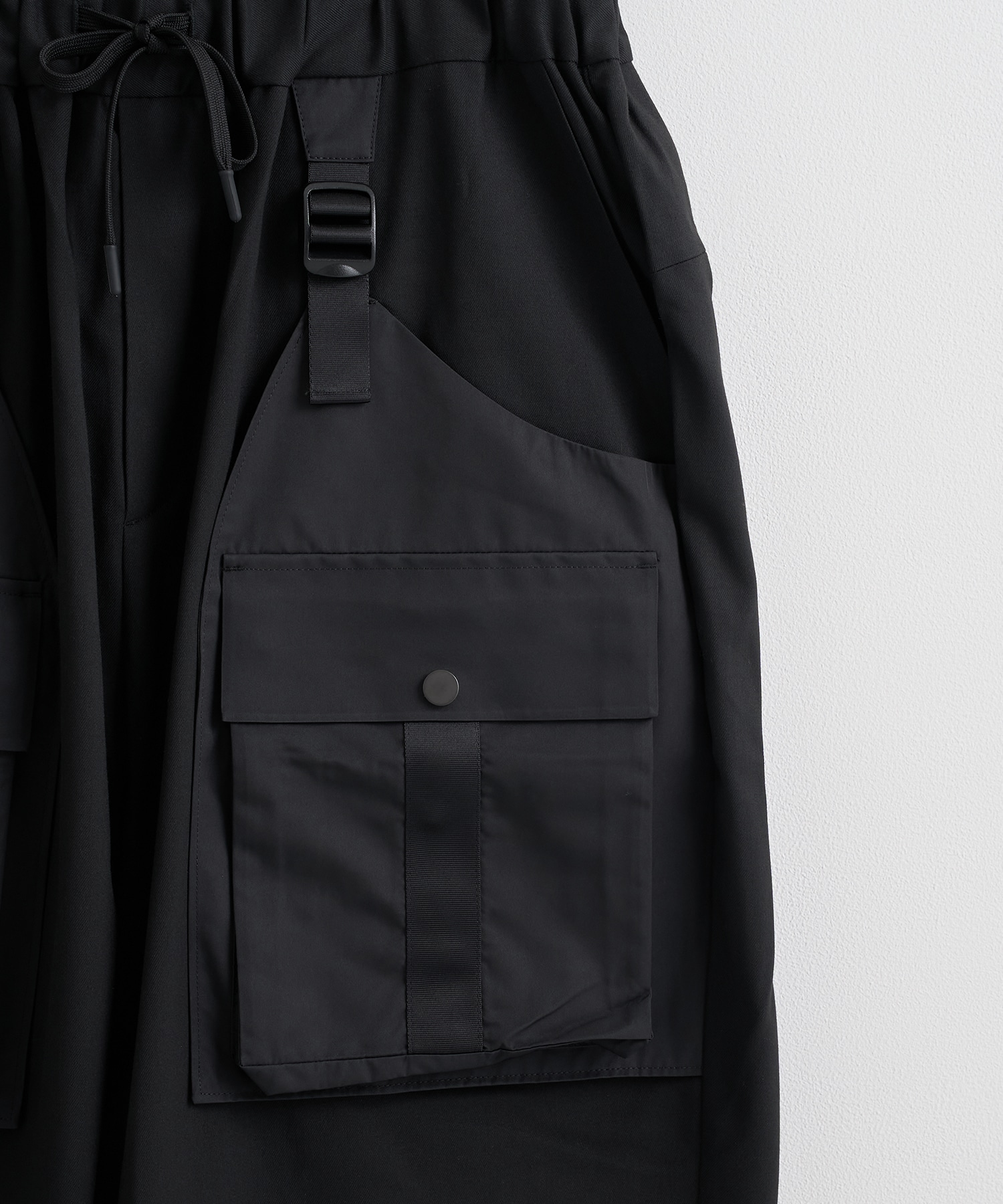 CARGO SAROUEL PANTS White Mountaineering