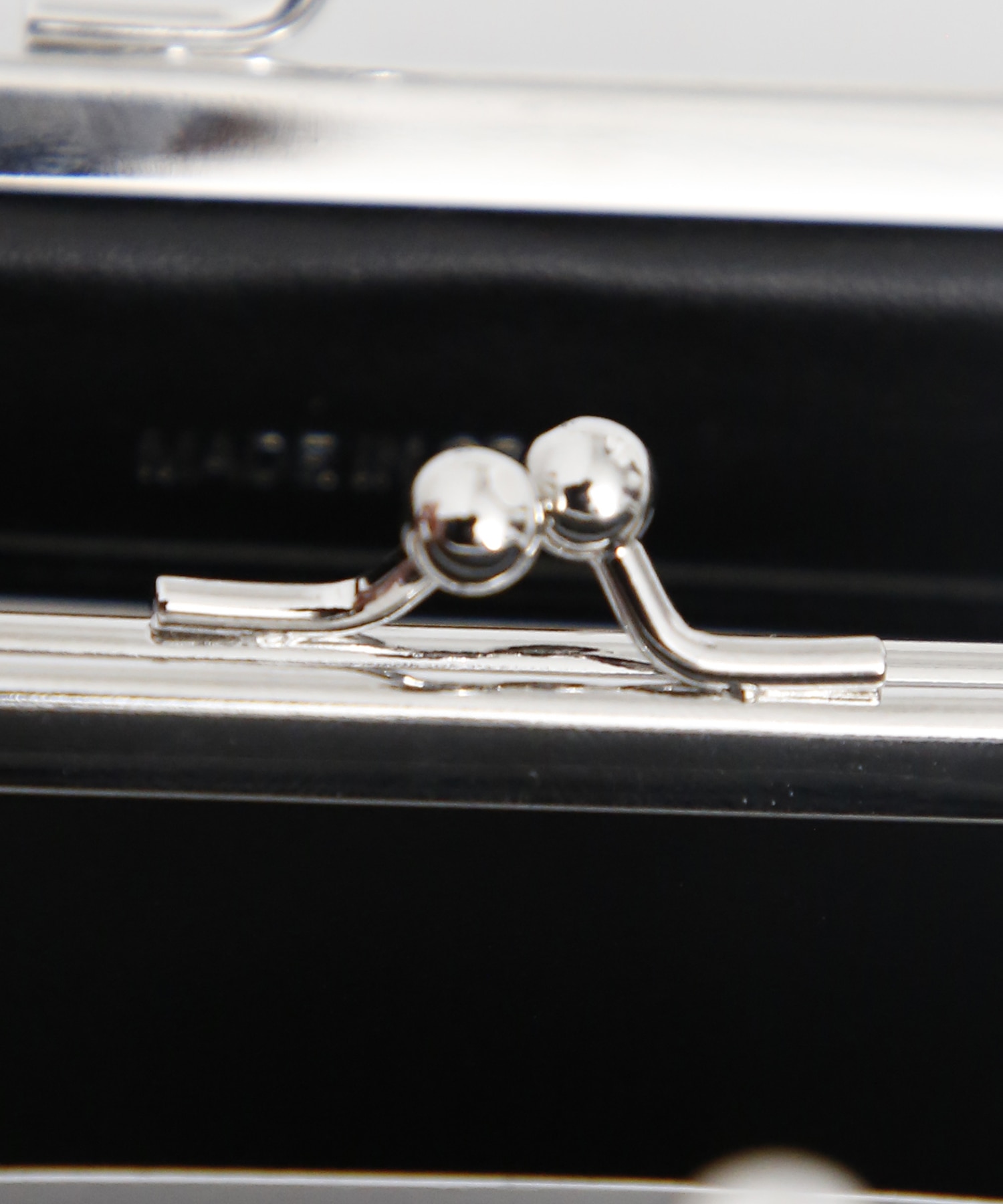 KISS CLASP MIDIUM GAMA Wallet Comme des Garcons