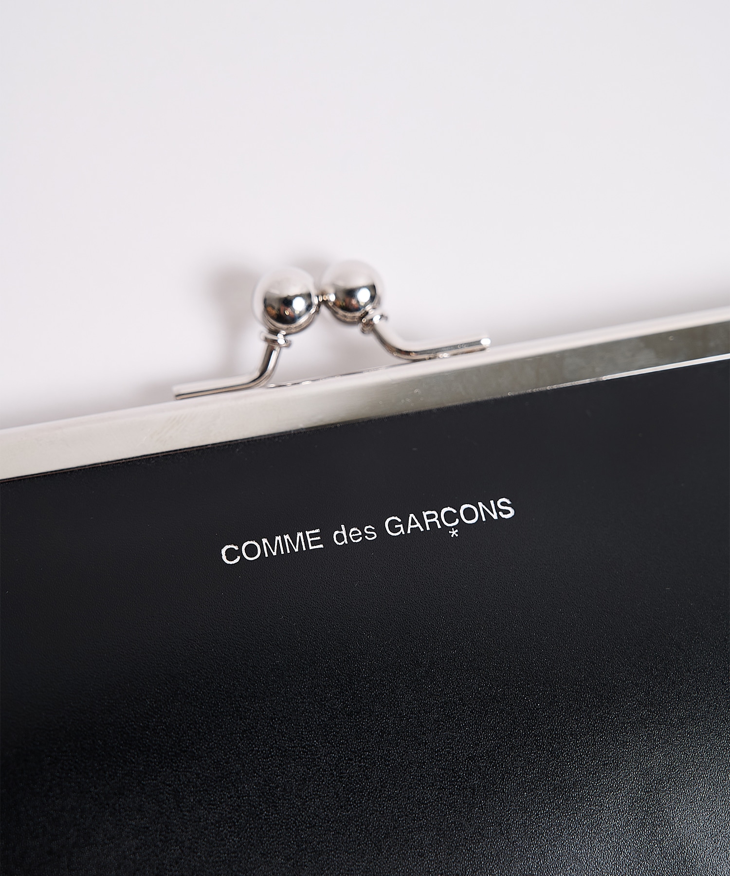 KISS CLASP LARGE GAMA Wallet Comme des Garcons