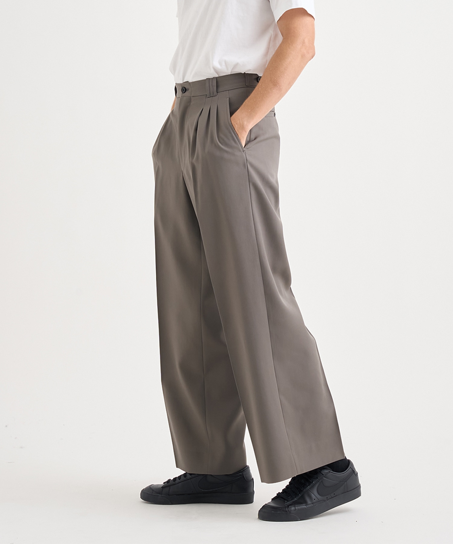 3pleated Wide-leg Trousers YOKE