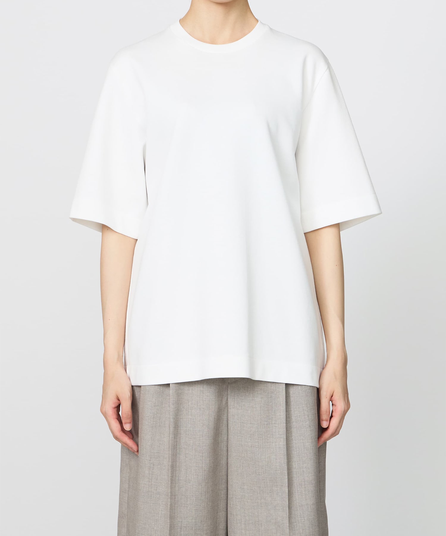 【イレニサ】HALF-SLEEVED T-SHIRT IRENISA