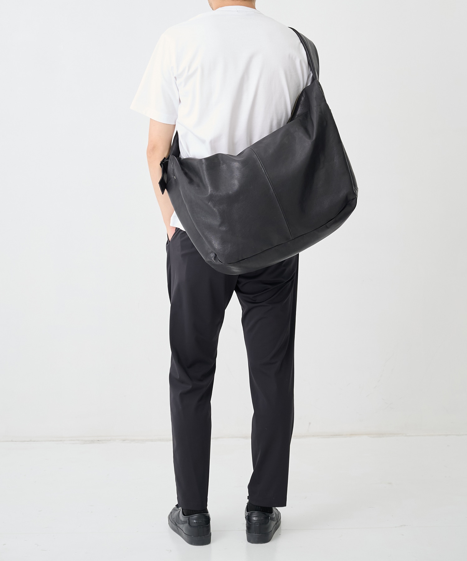 レザー バケットバッグ 黒 シュタイン】ST.1674 GOAT LEATHER SHIRRING HANDLE SHOULDER BAG