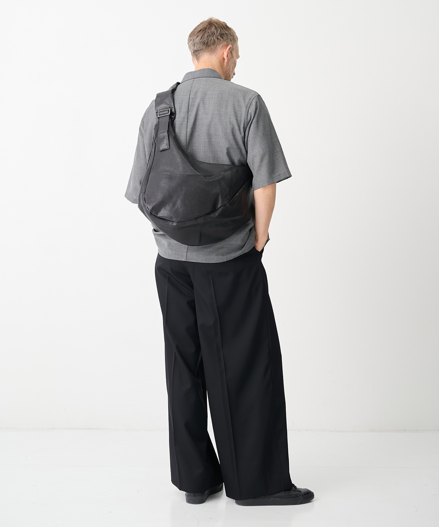 【シュタイン】ST.1679 GOAT LEATHER TWIST SHOULDER BAG ssstein