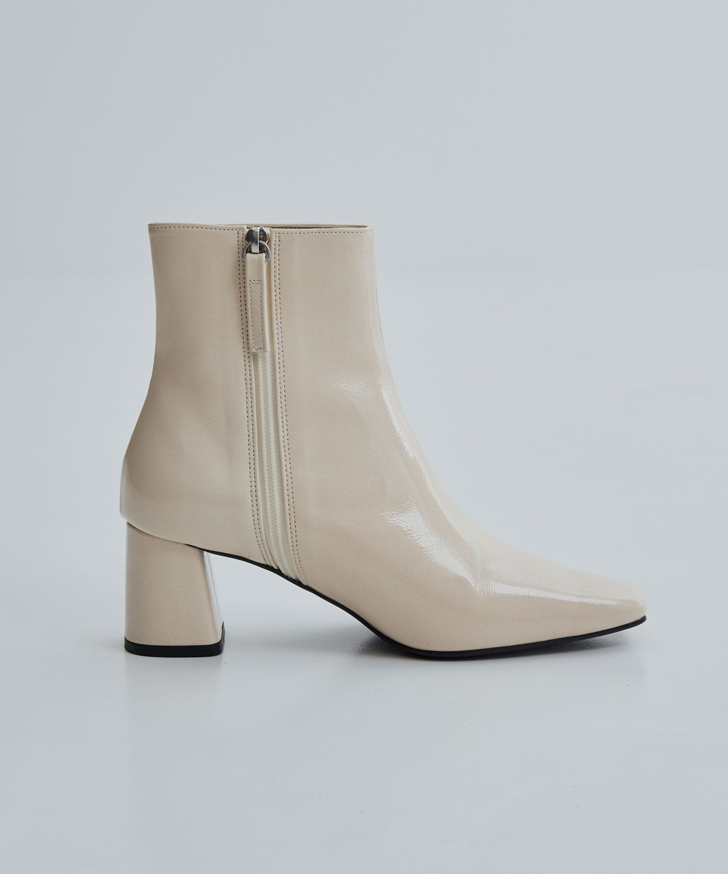 Patent leather square toe boots THE PERMANENT EYE