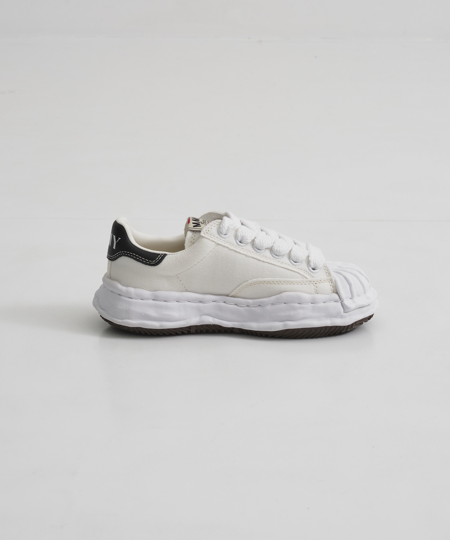 BLAKEY original sole canvas low-top sneakers Maison MIHARA YASUHIRO