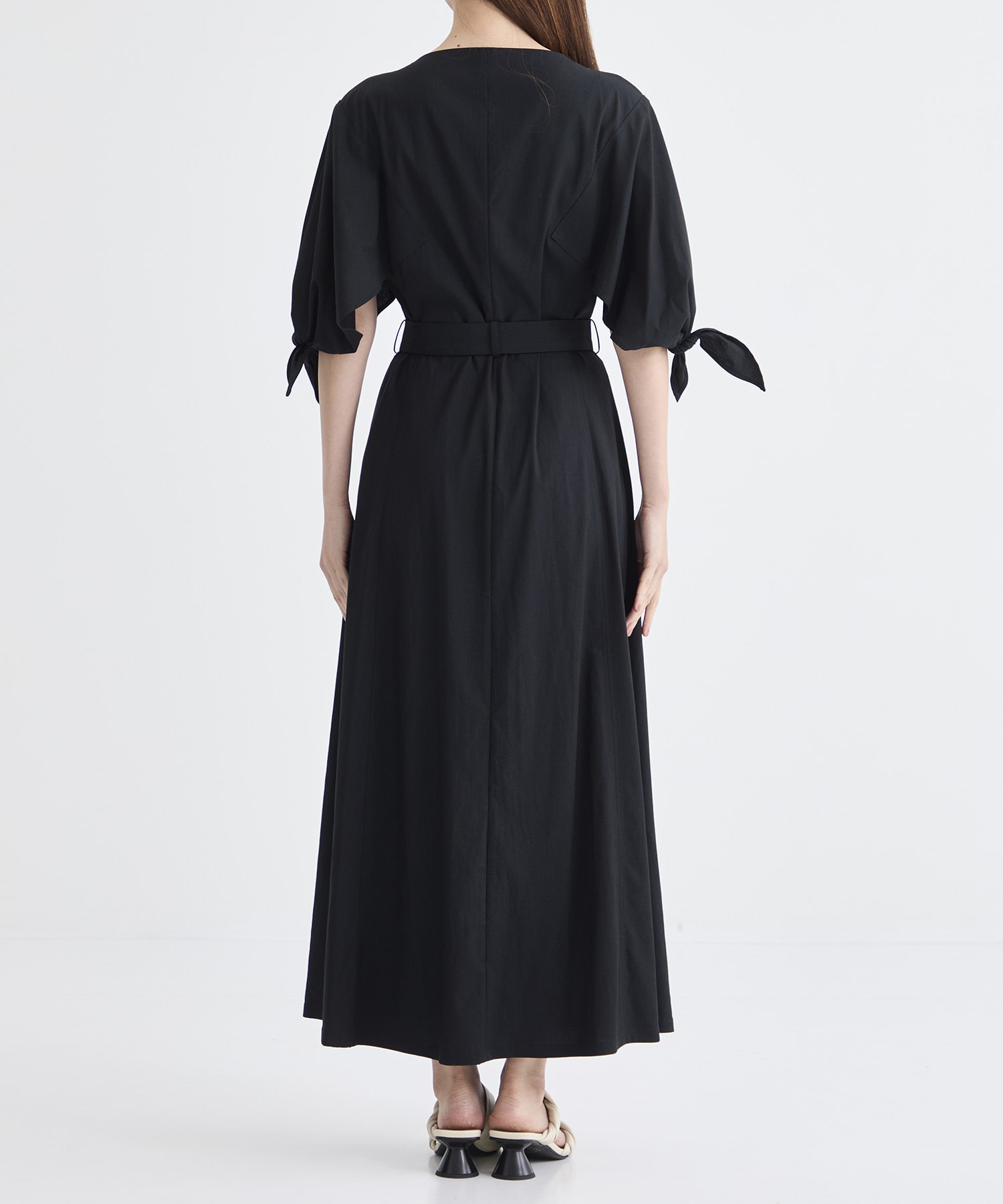 Edita knot sleeve dress BK AKIRANAKA