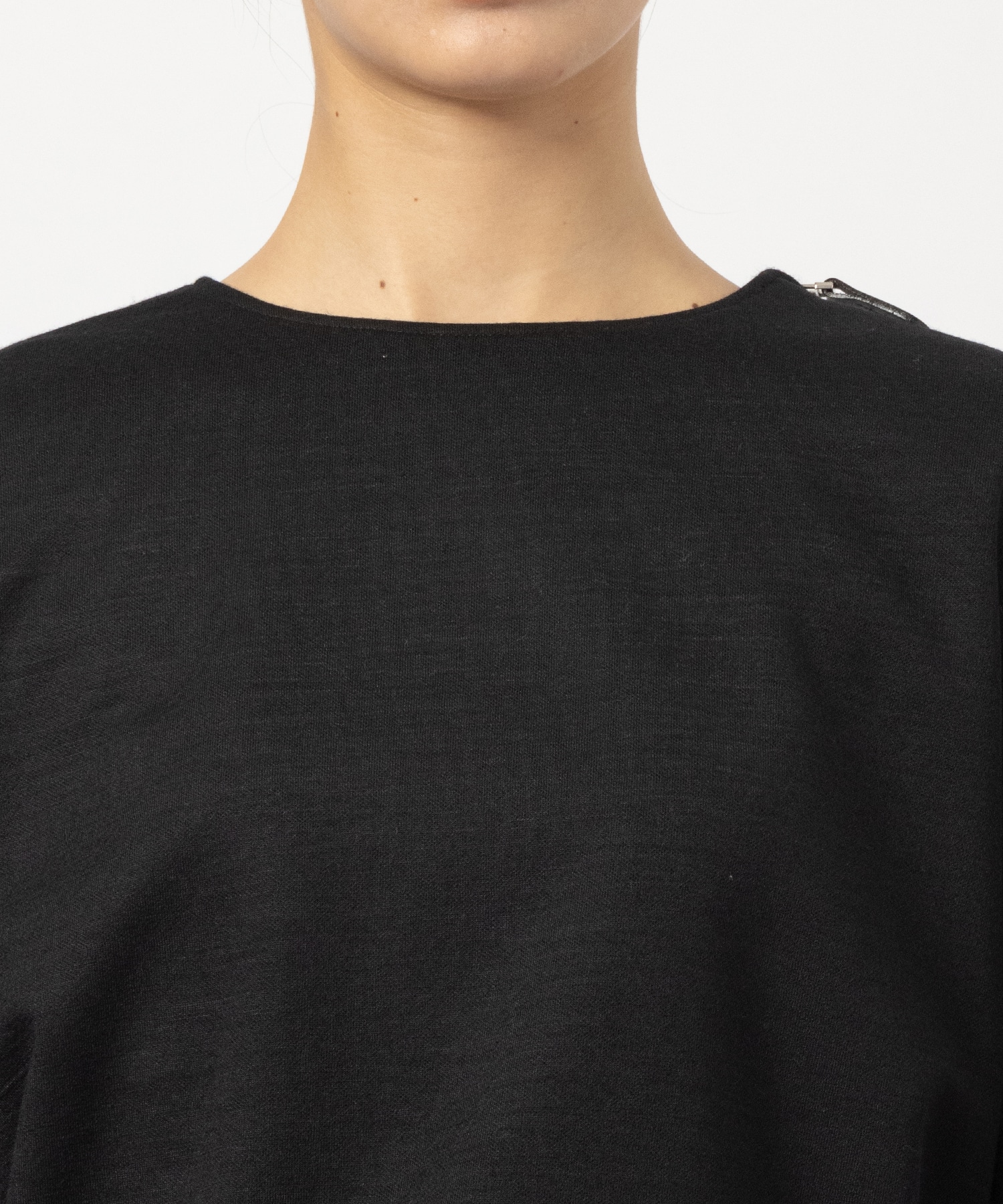 THE SIDE ZIP PULLOVER SHORT T-SHIRT L/S THE RERACS