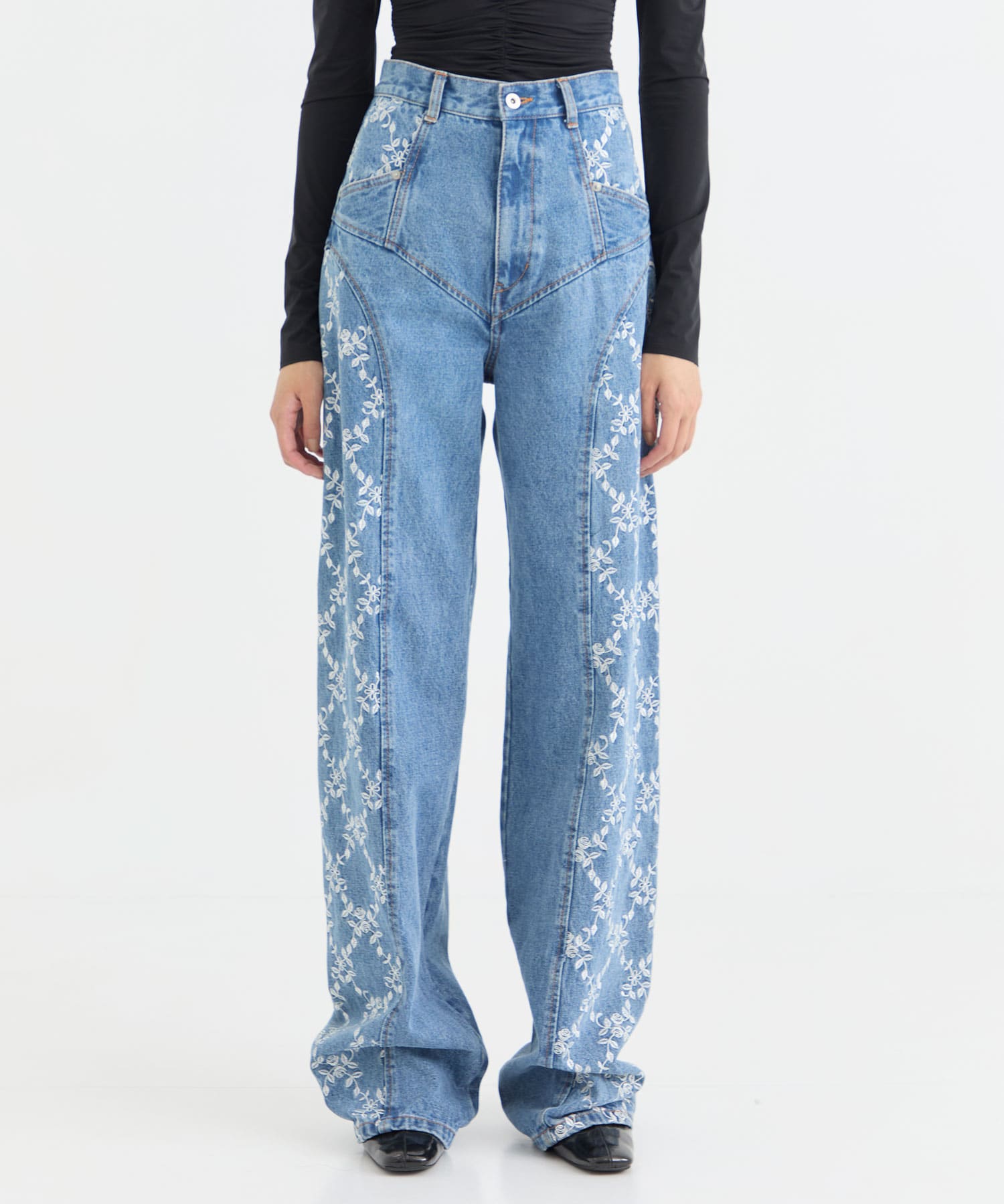 FLOWER EMBROIDERED WIDE JEANS FETICO