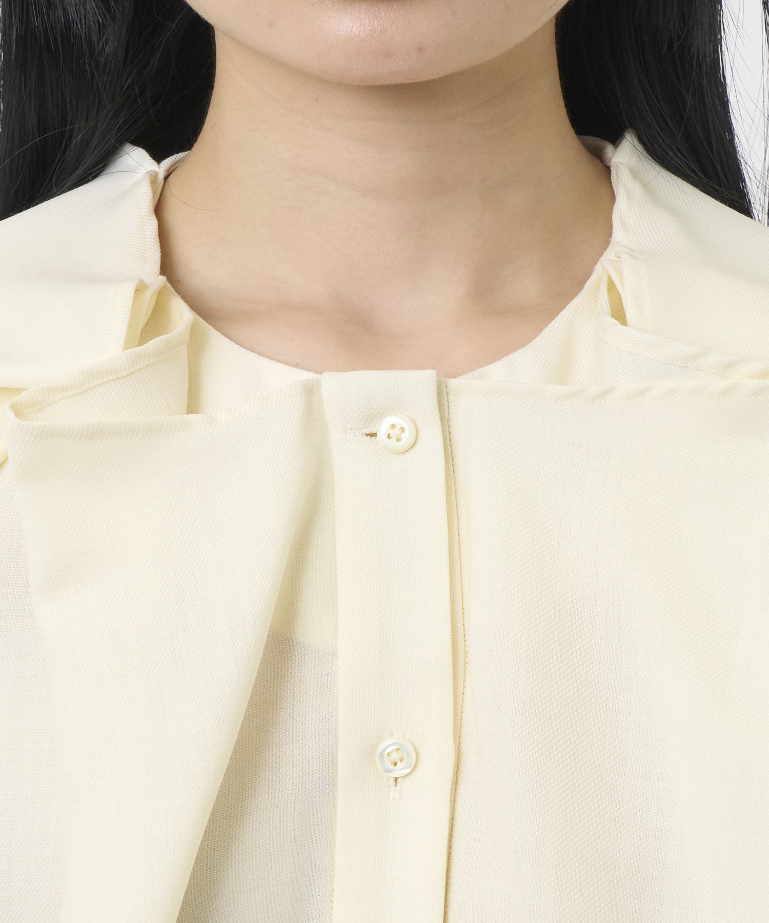 NECK TUCK BLOUSE support surface