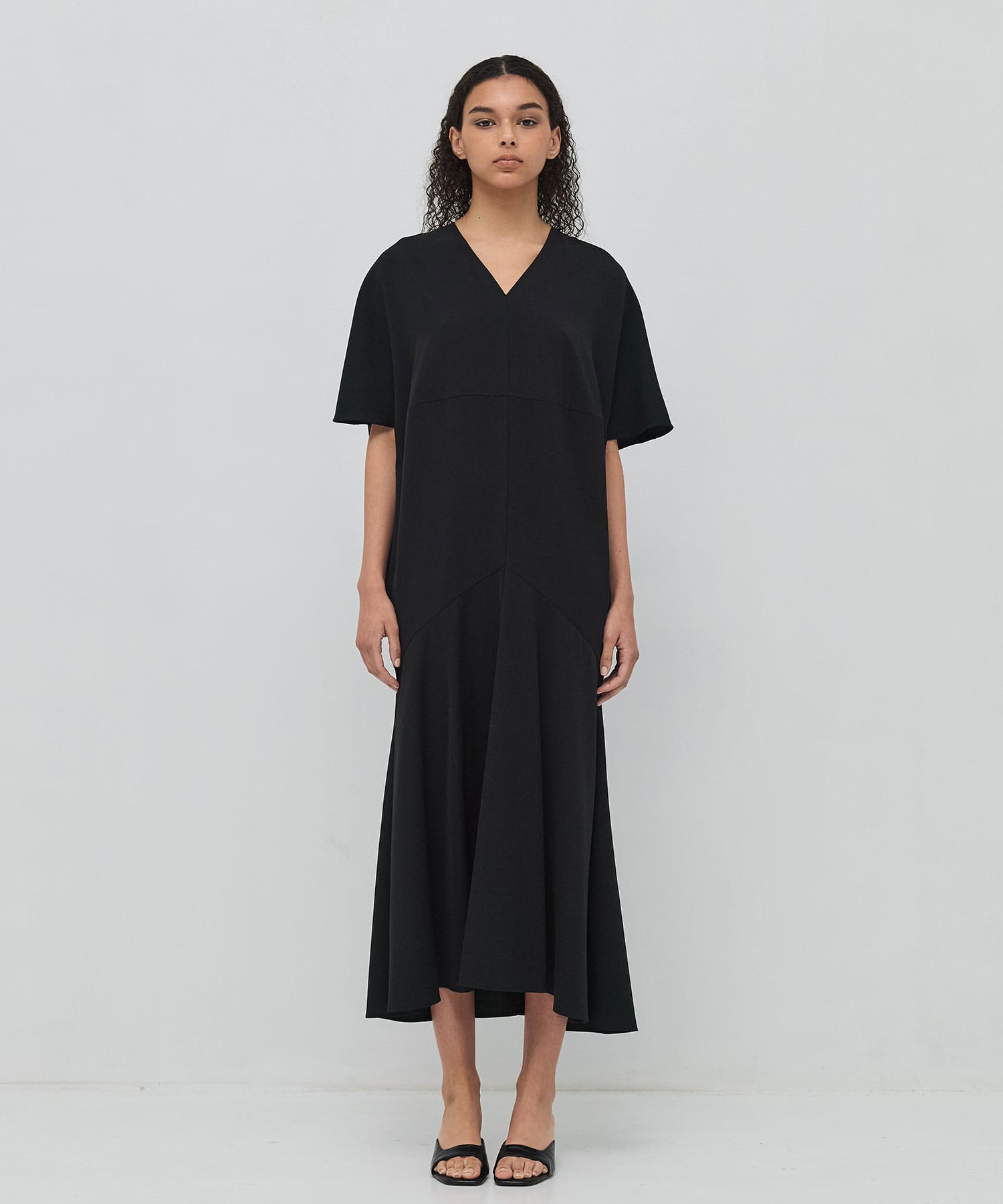 Aura dress BK AKIRANAKA