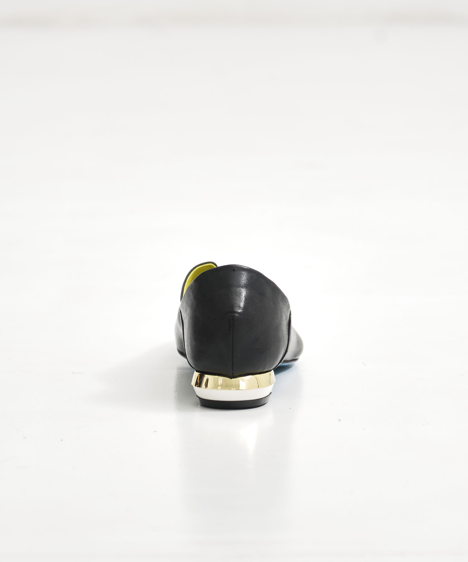 pointed toe flat shoes MANA