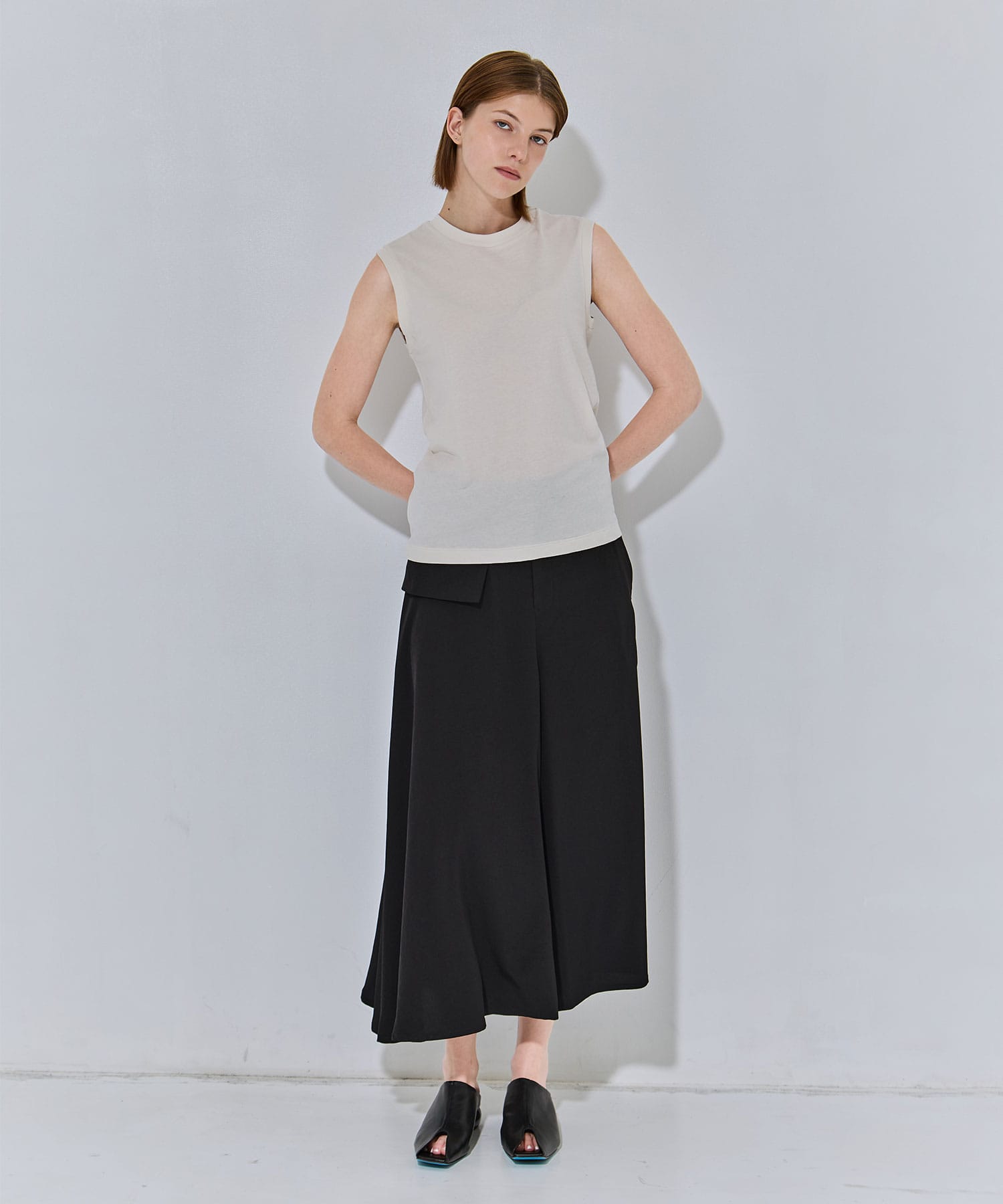 FRESCA NUBUCK REGULAR FIT TANKTOP ATON