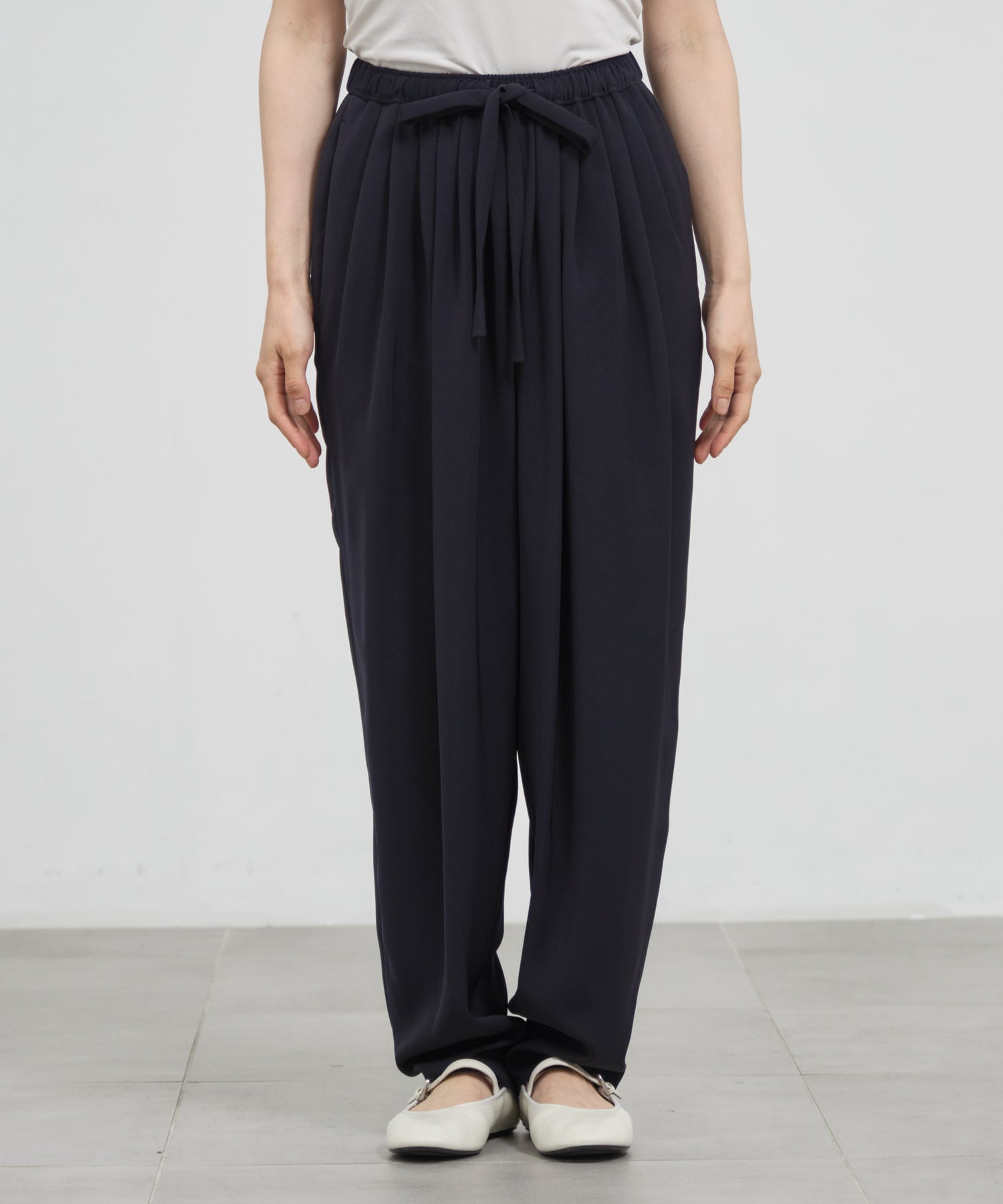 MANY-TUCK COCOON-PANTS ENFOLD