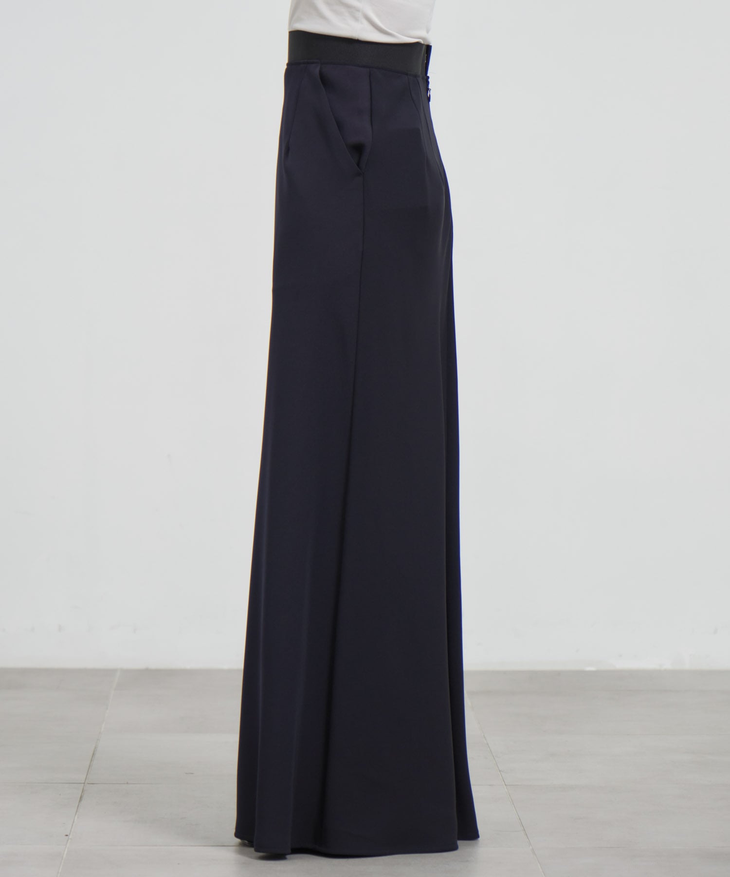 SEMI-FLARE SKIRT ENFOLD