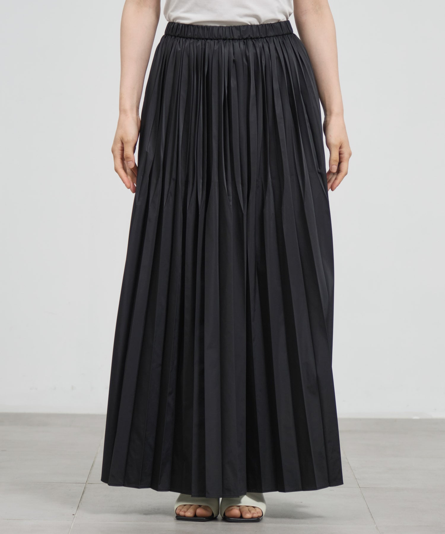 SQUARE-PLEATS SKIRT ENFOLD