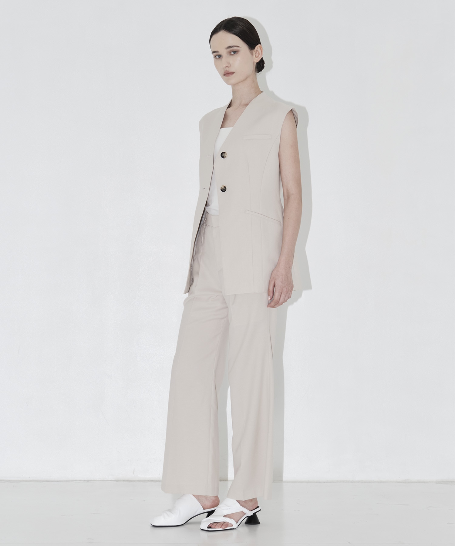 EX.V Neck Gilet AKIRANAKA