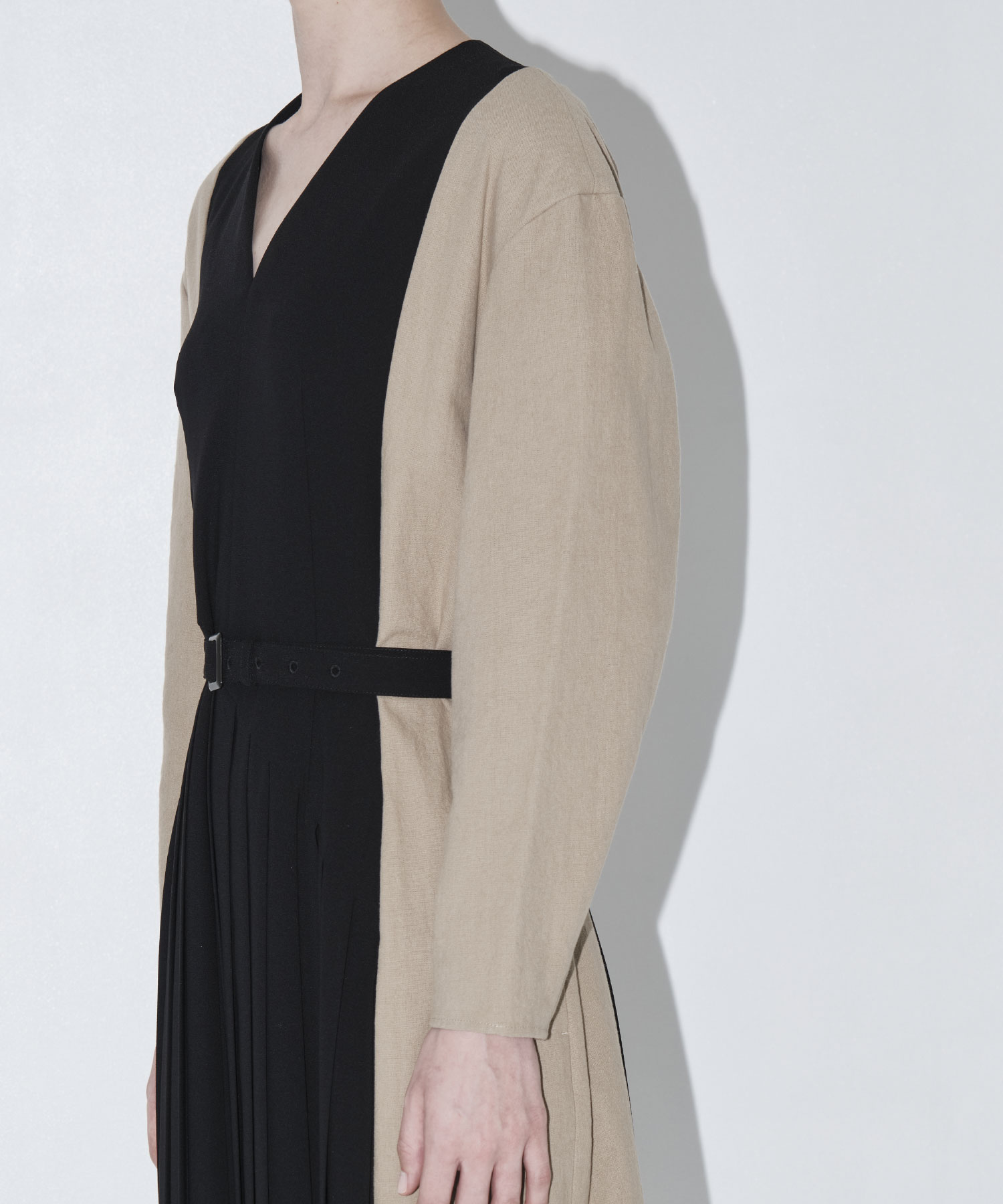 Kate front pleats dress AKIRANAKA