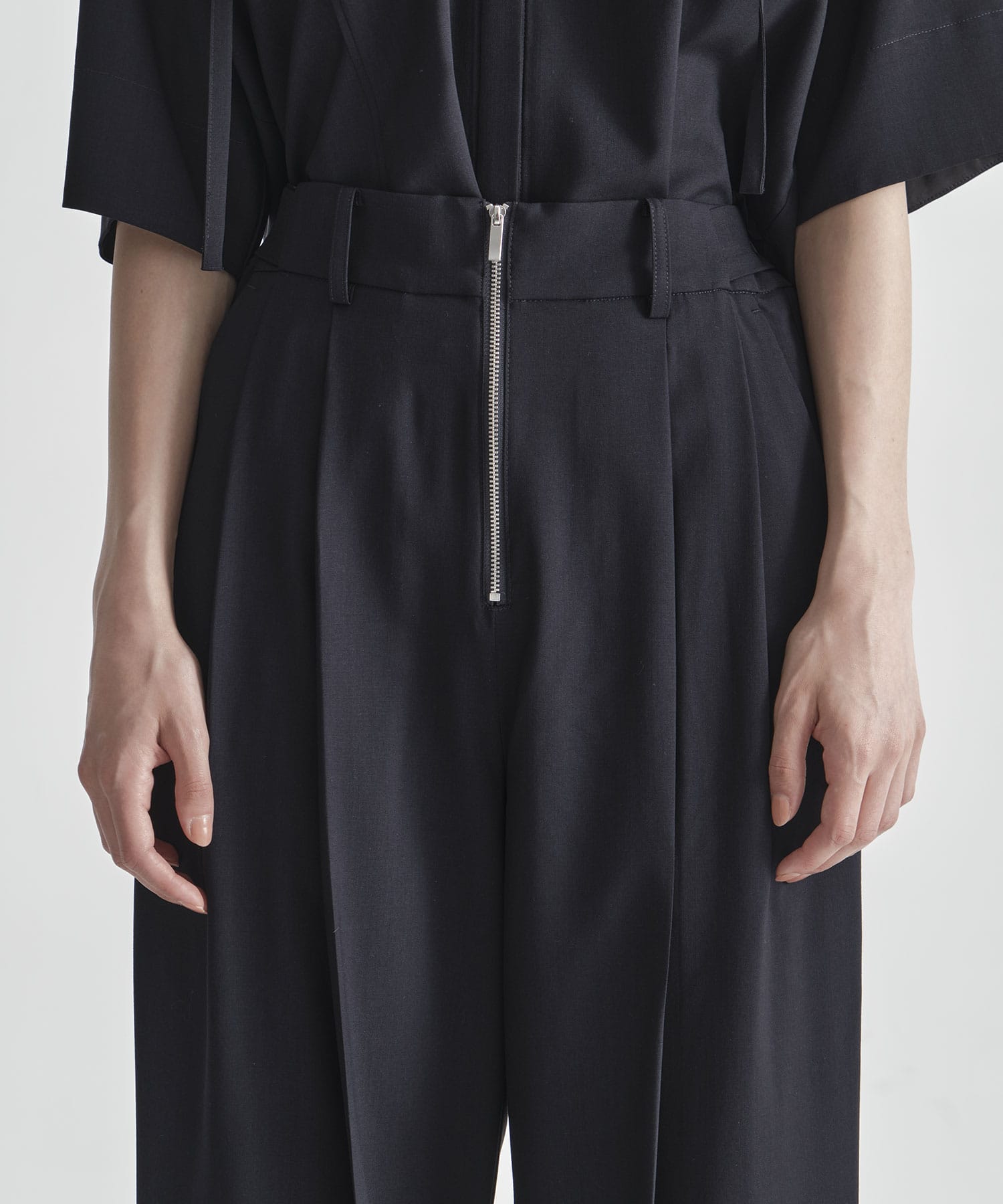 Front Zip Tuck Pants THE TOKYO