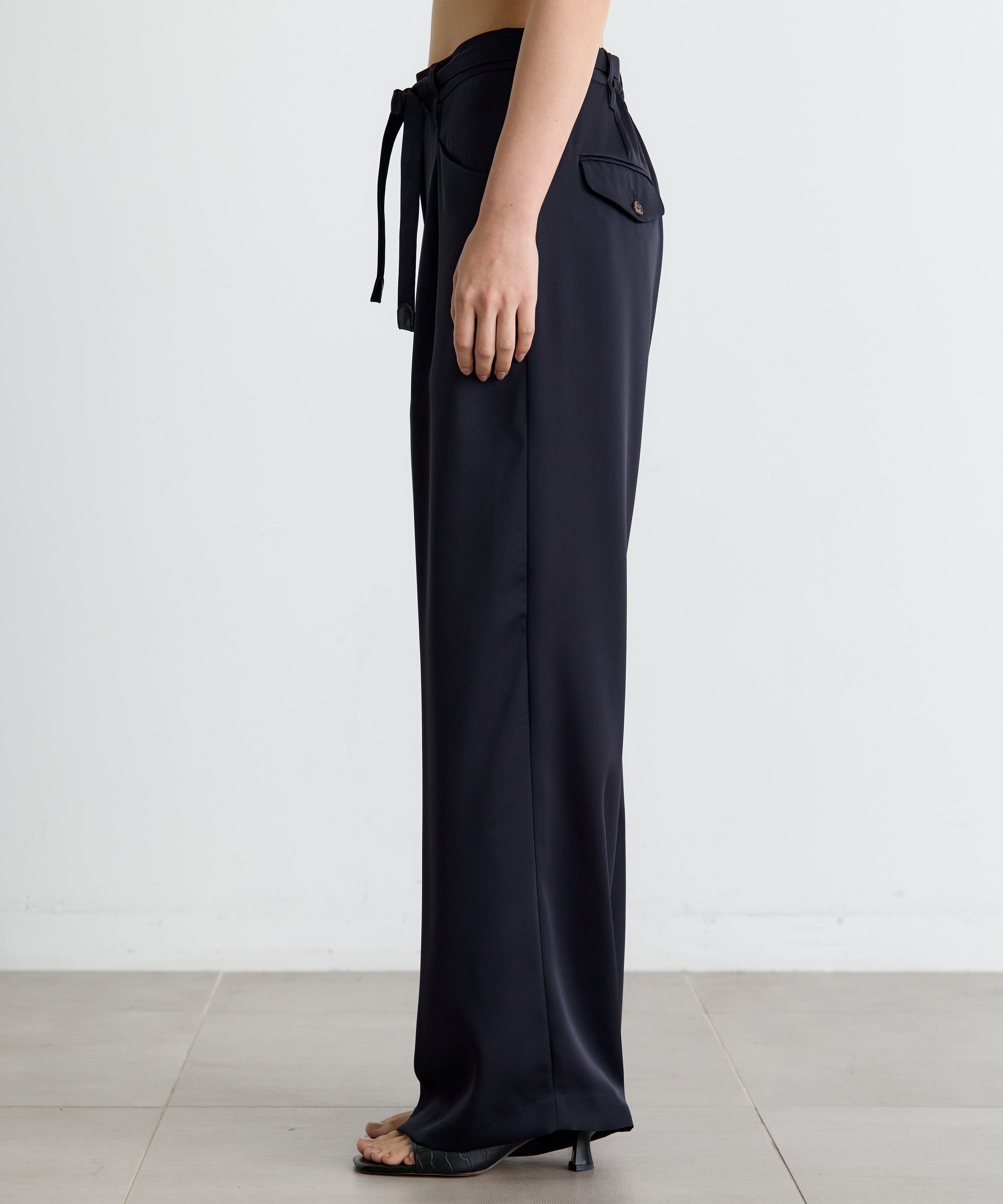 Satin Straight Pants THE TOKYO