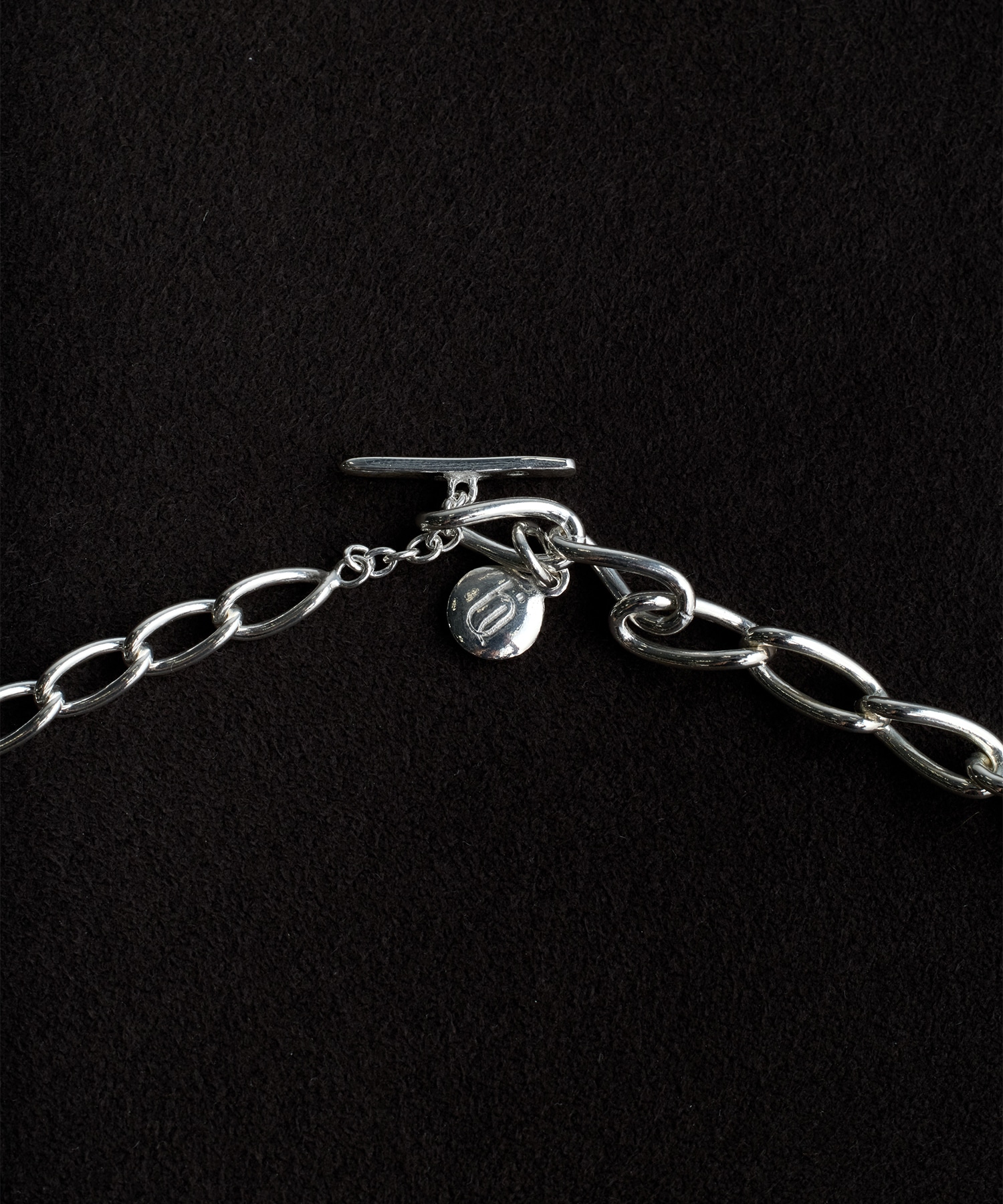 REBELLION NECKLACE 