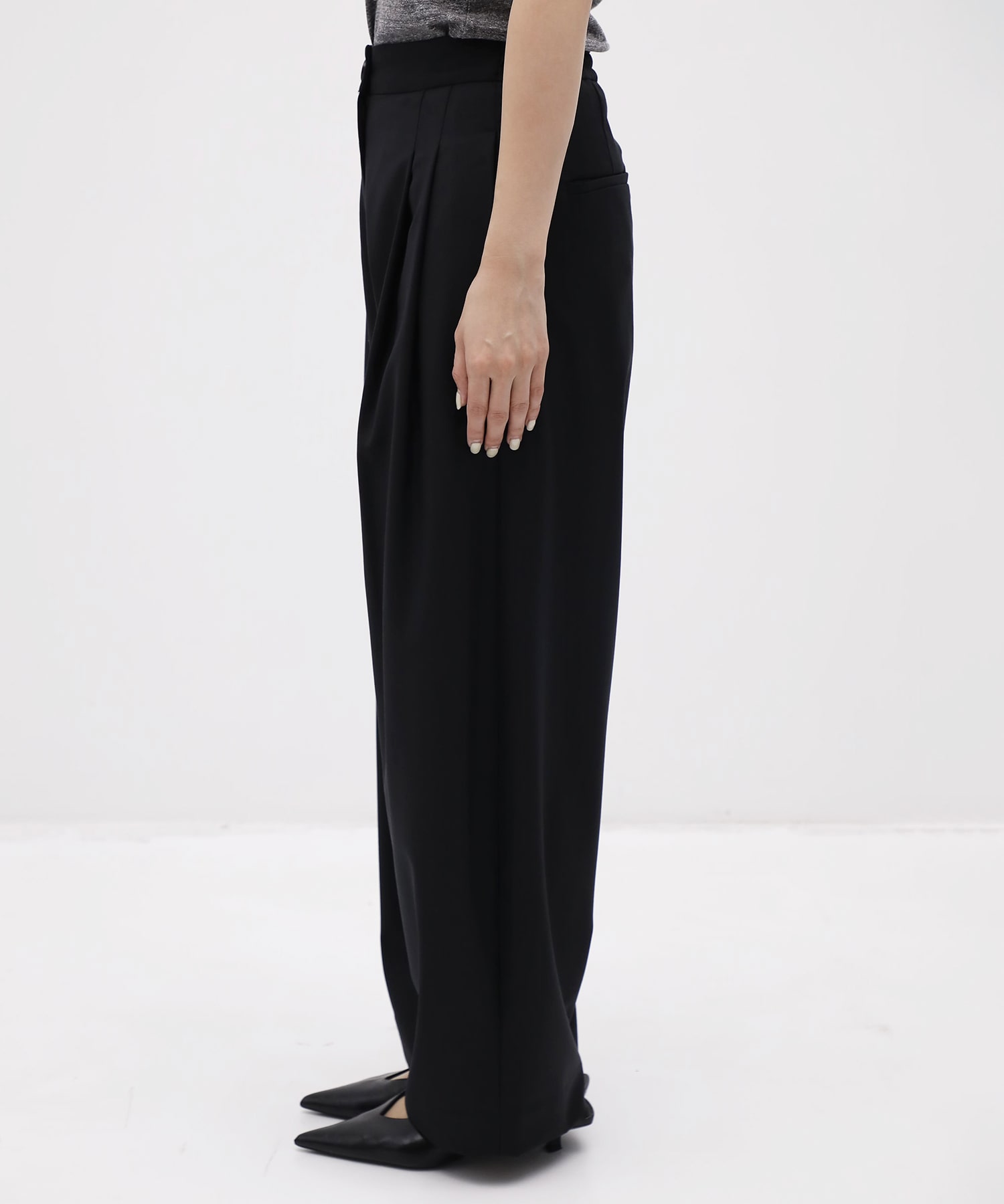 Curve Wide Pants THE TOKYO