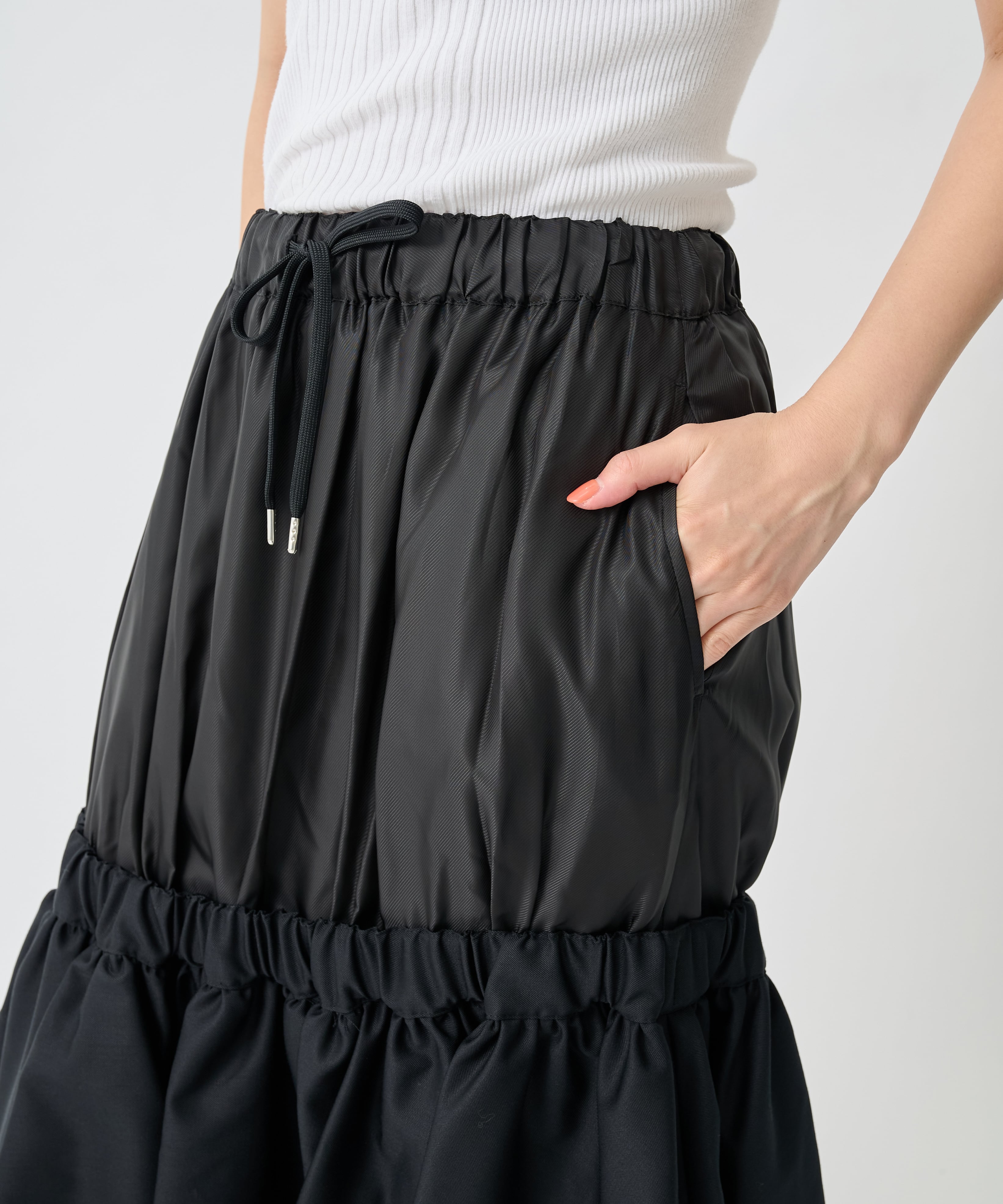 3R-S005-051 Skirt noir kei ninomiya