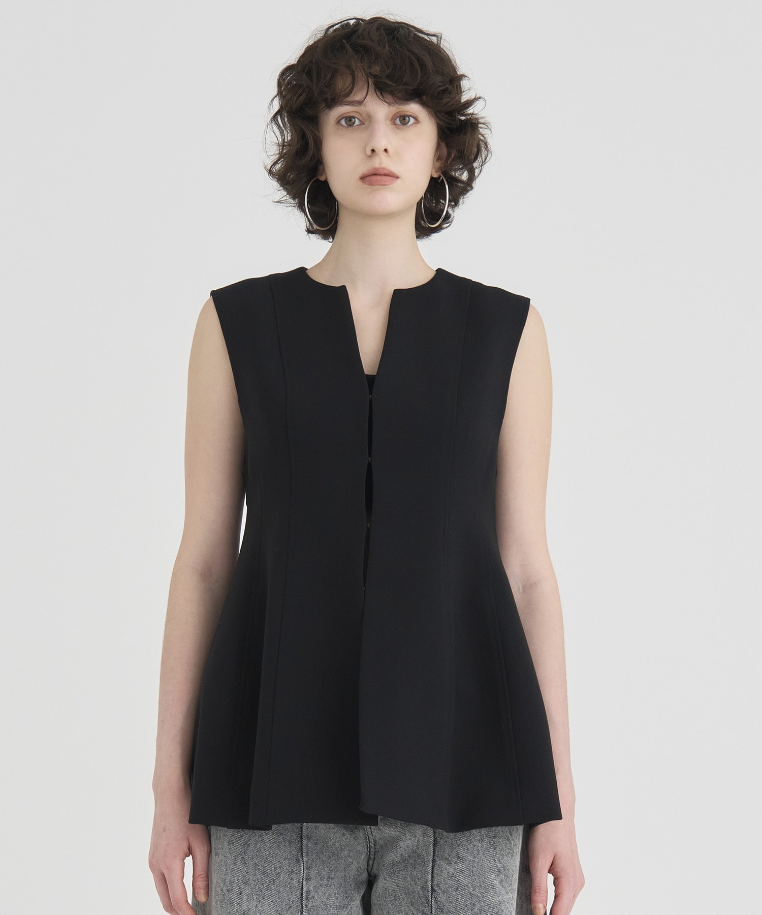 Arch Pattern Cut Vest RITAN