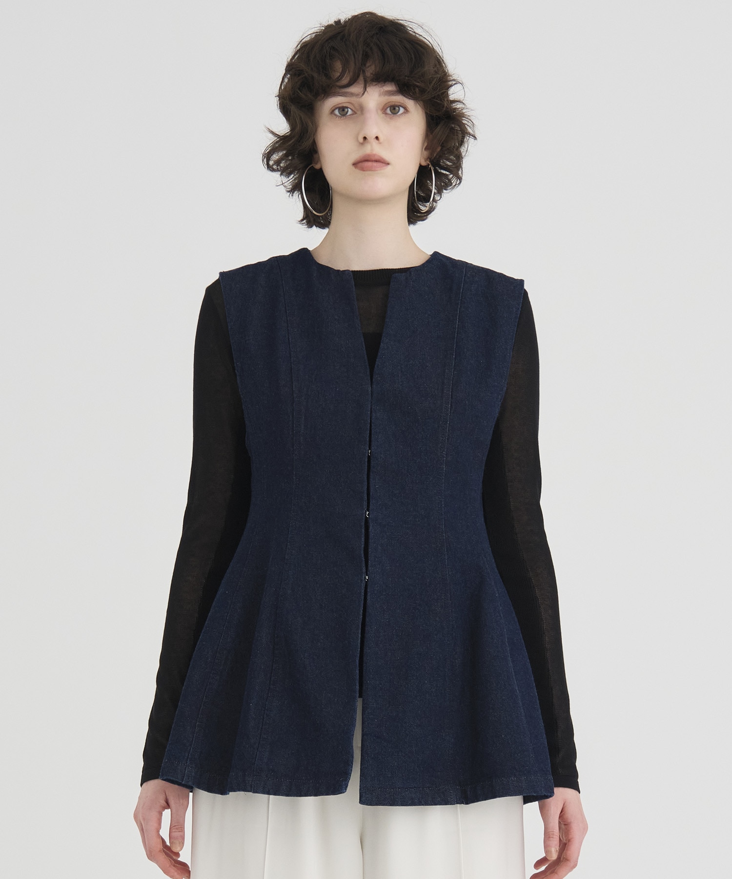 Arch Pattern Cut Vest RITAN