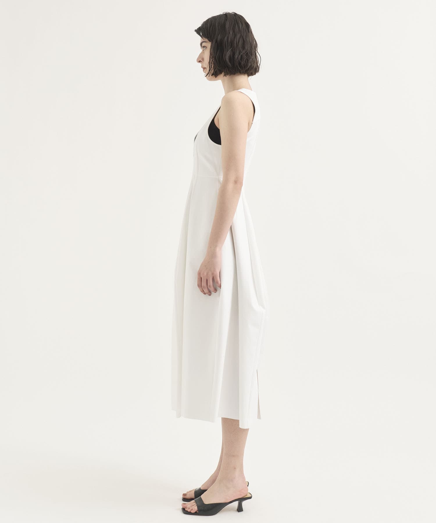 Arch Pattern Cut One-Piece RITAN